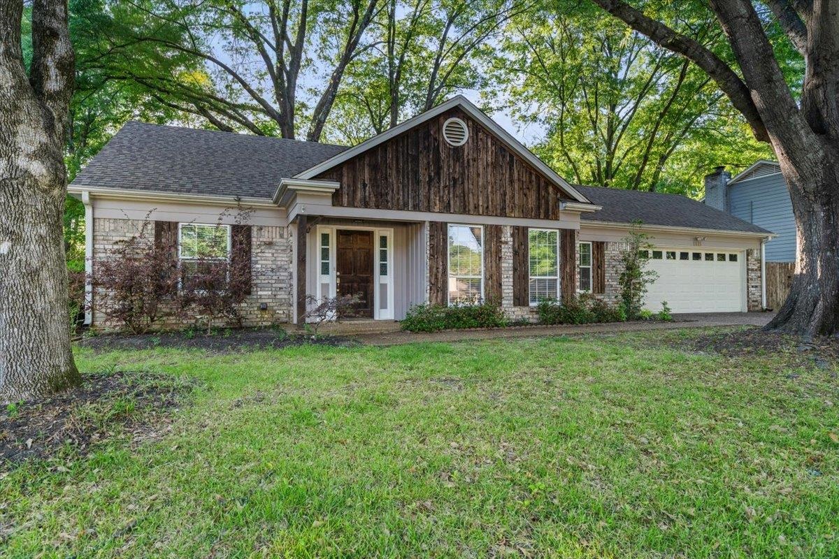 1815 Boulinwood Ln Property Photo 2