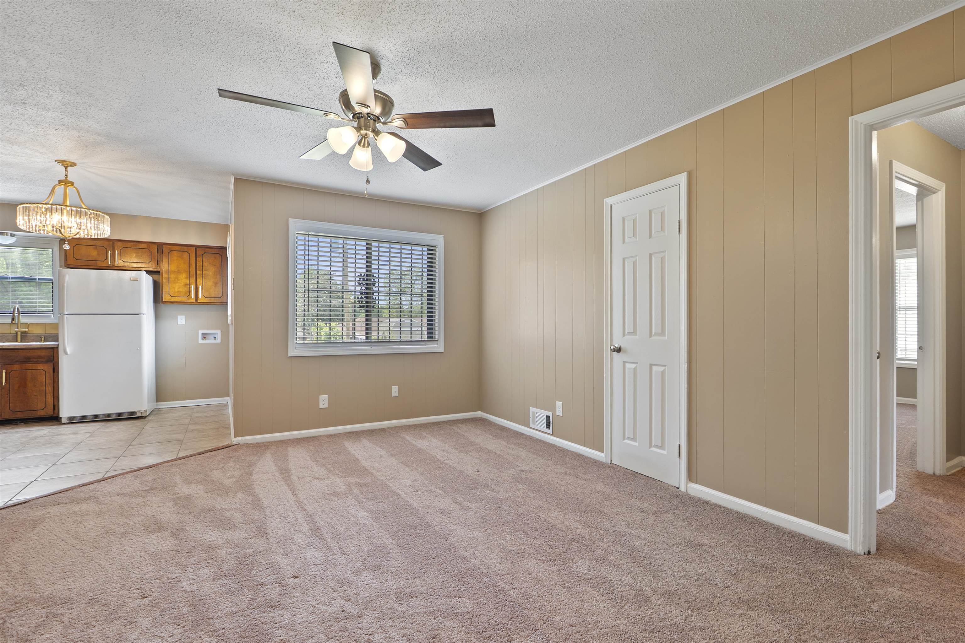 4445 Don St Property Photo 9