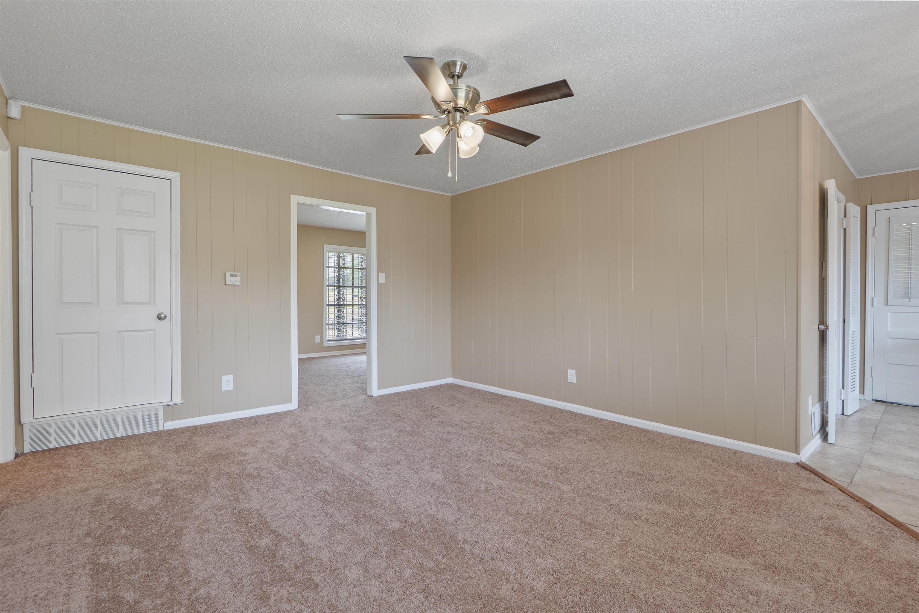 4445 Don St Property Photo 10