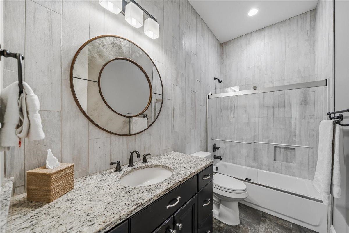 8995 Telluride Cv Property Photo 21