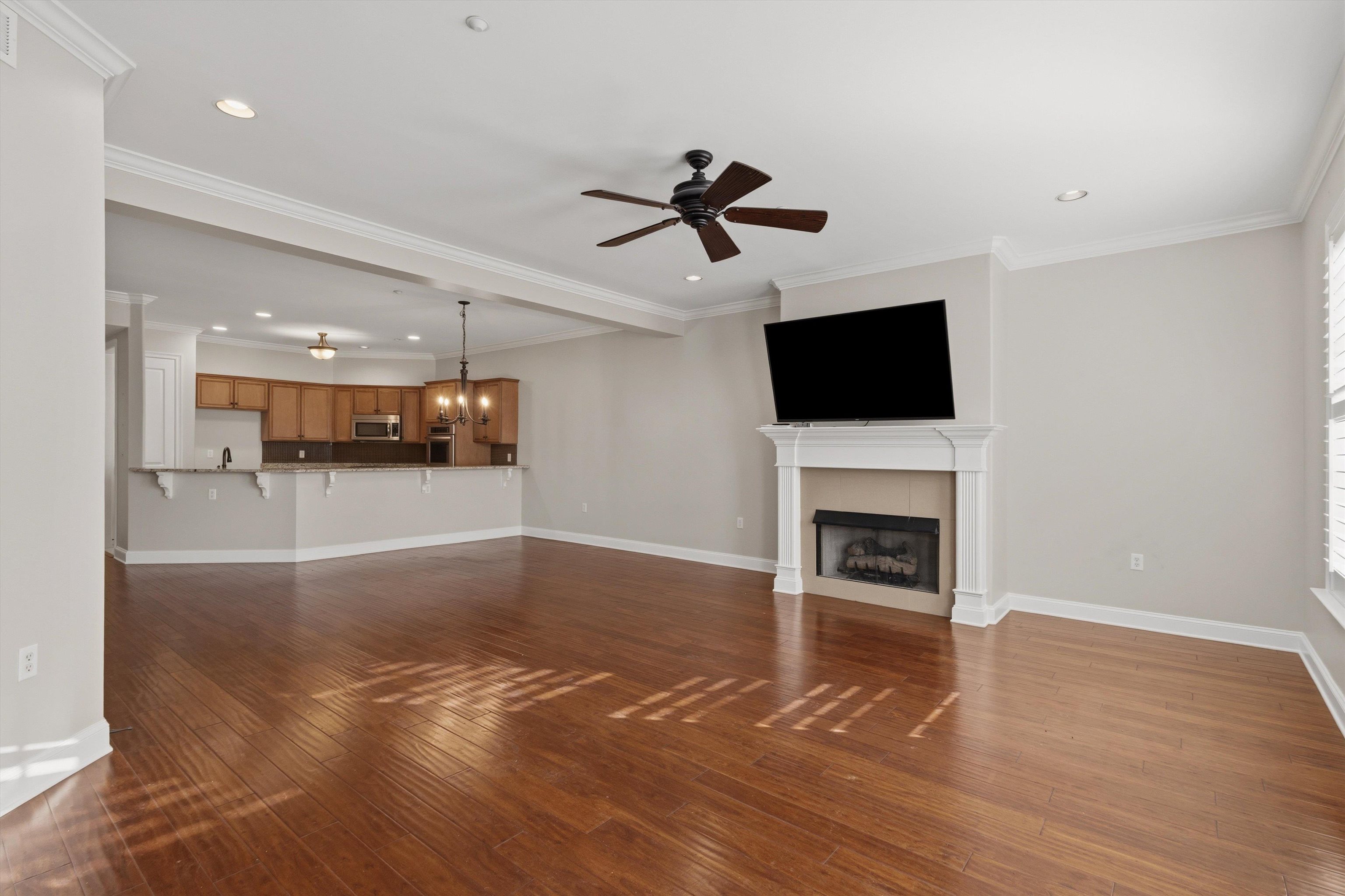 65 E Pontotoc Ave 101 Property Photo 6