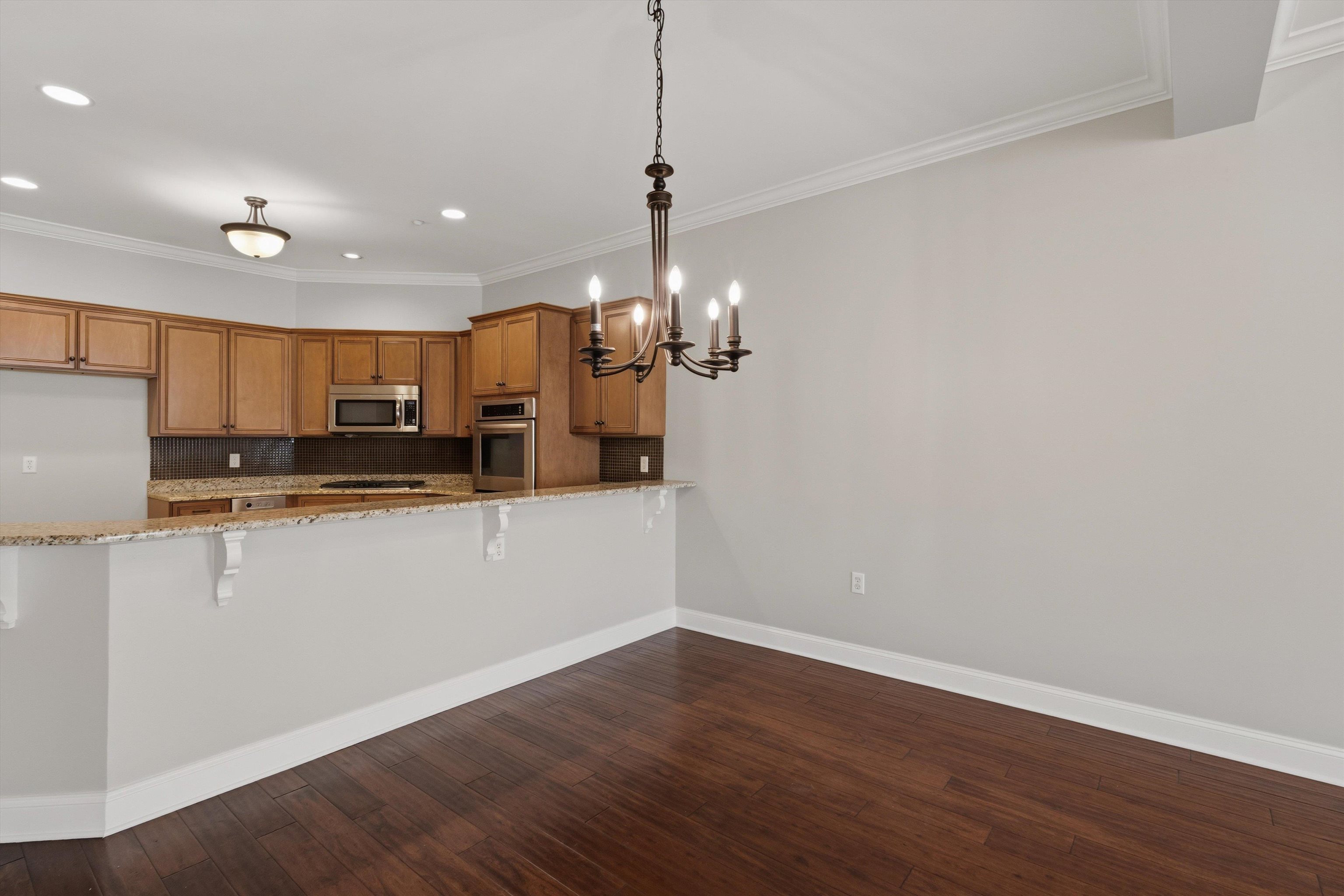 65 E Pontotoc Ave 101 Property Photo 8