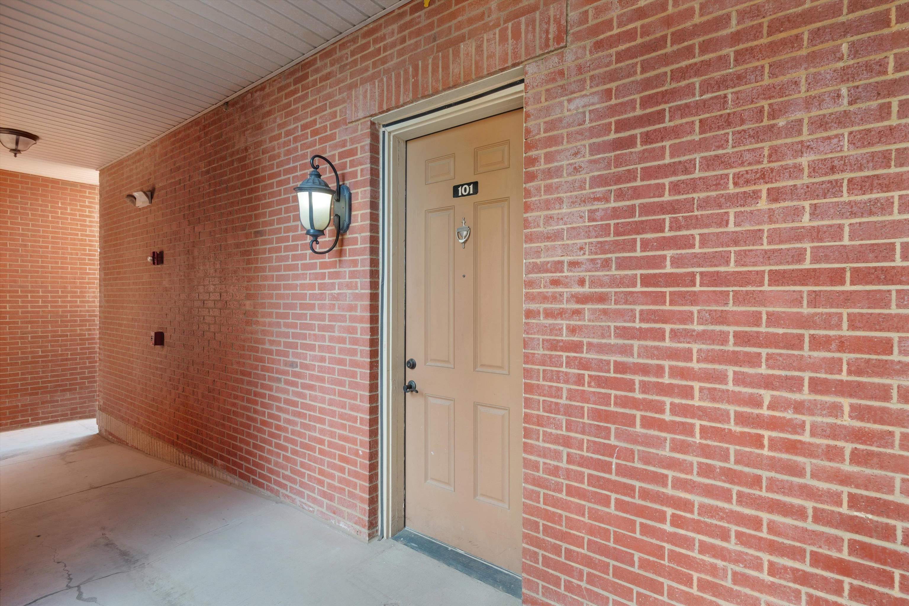 65 E Pontotoc Ave 101 Property Photo 34