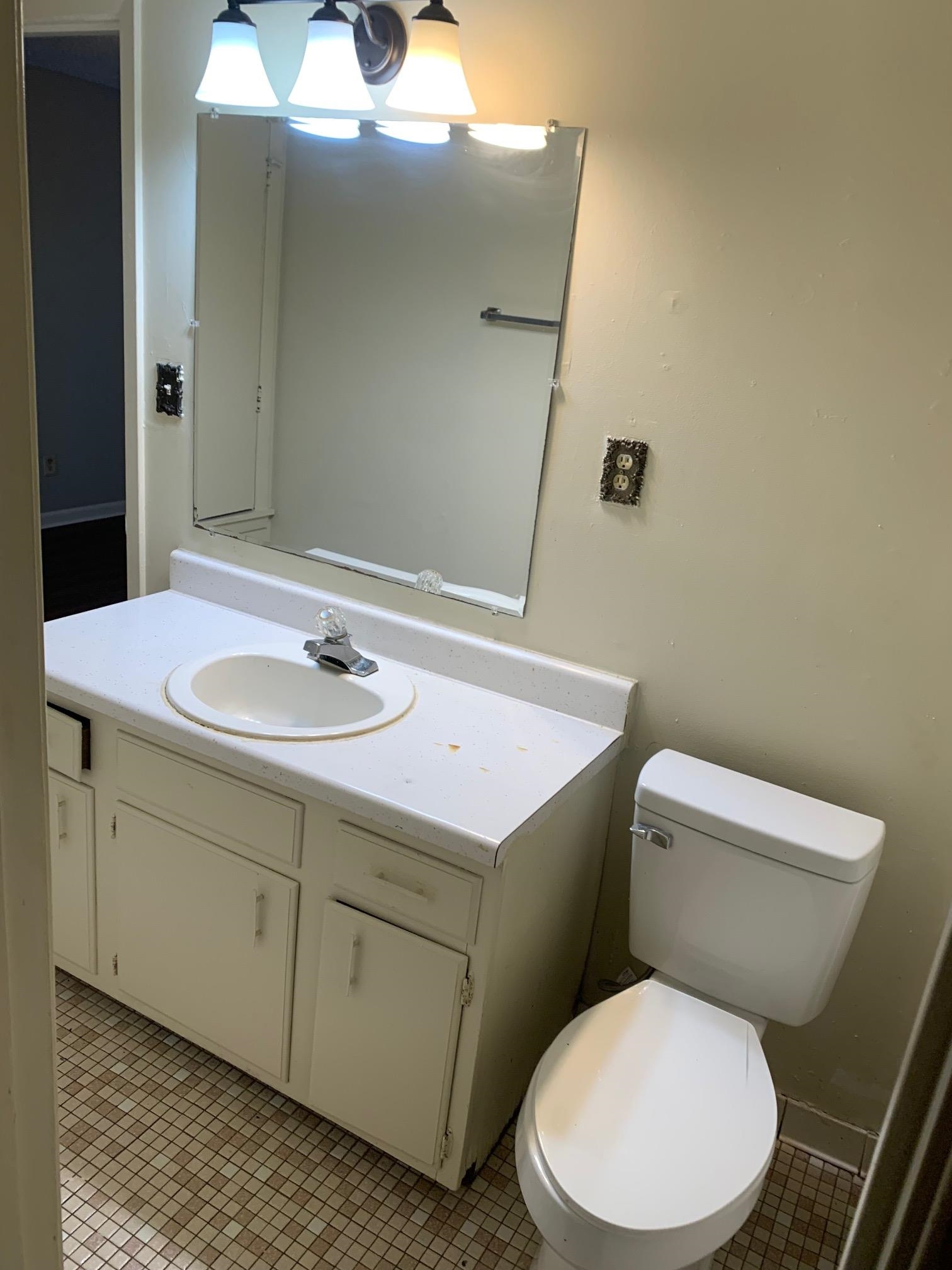 675 Miles Dr 677 Property Photo 6