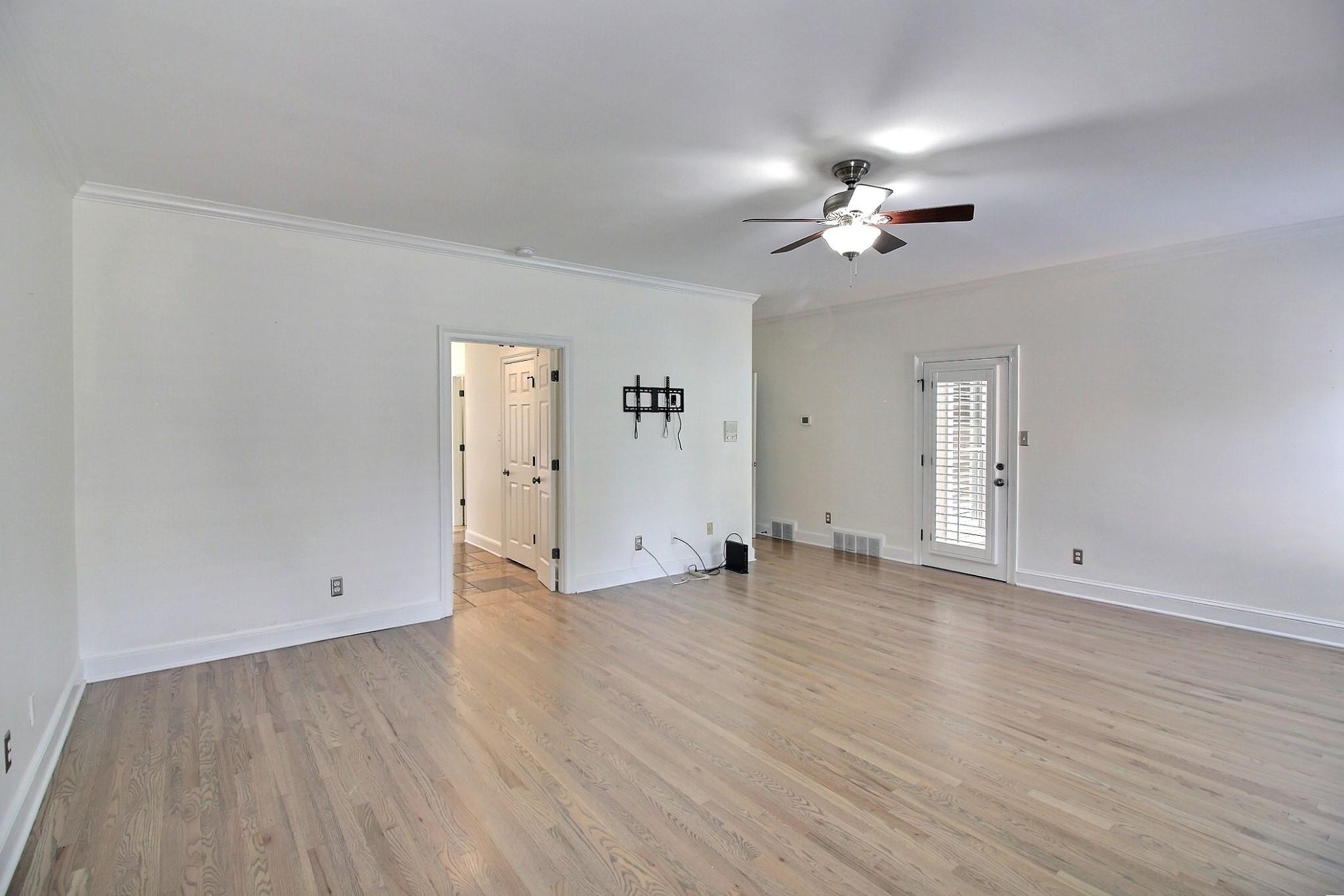 595 Kenrose St Property Photo 18