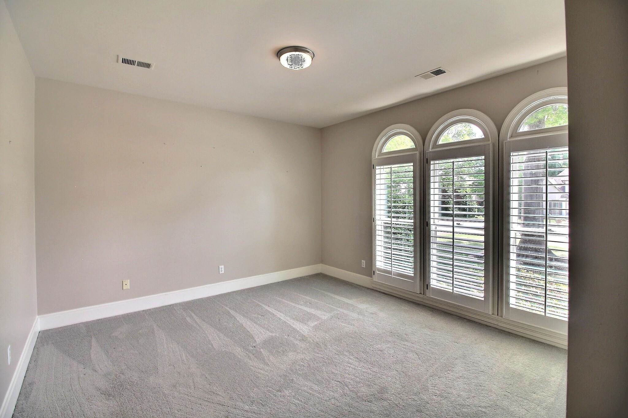 595 Kenrose St Property Photo 22