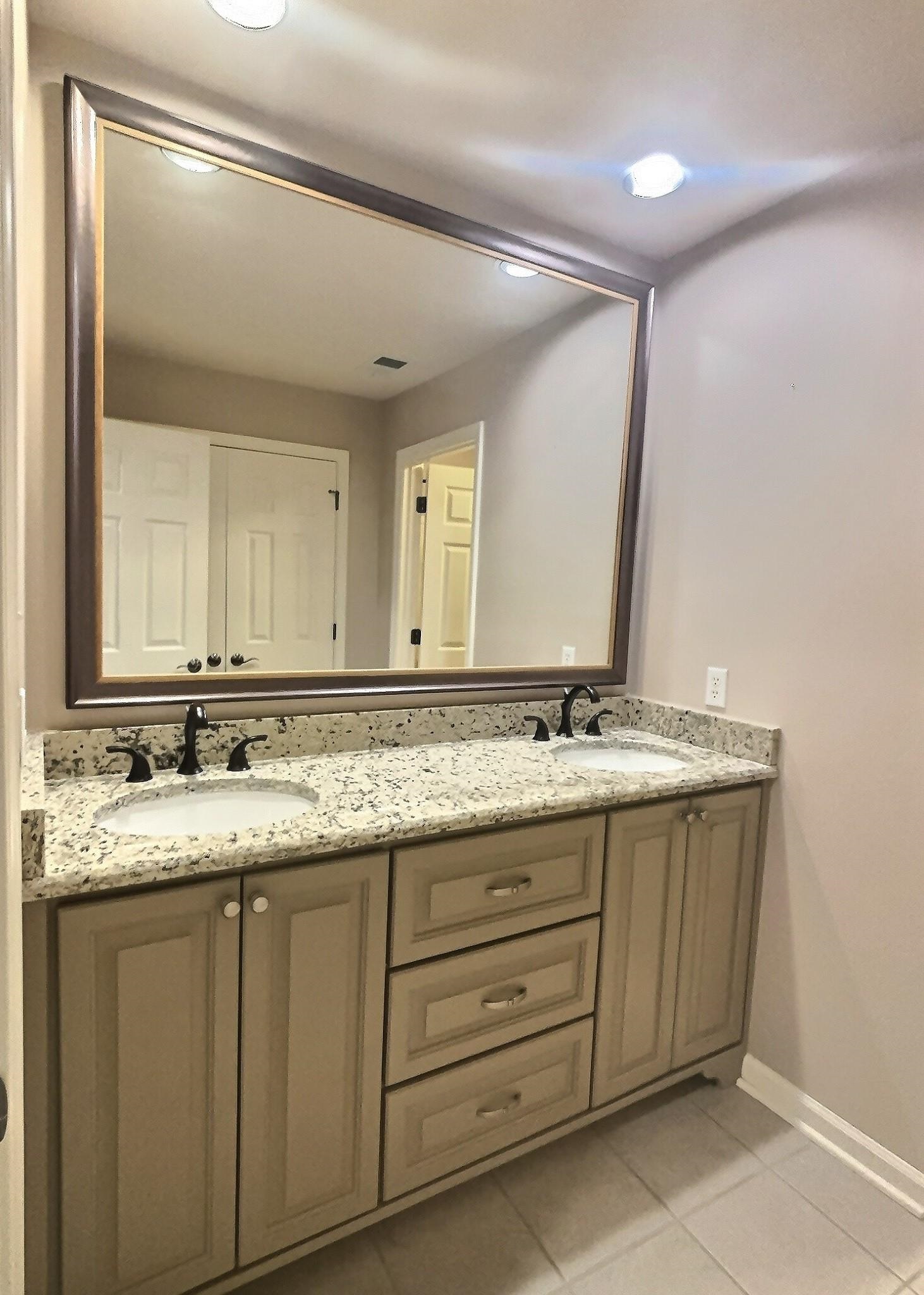 595 Kenrose St Property Photo 27