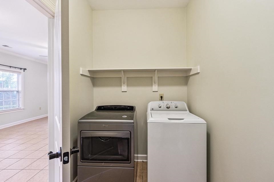 1595 Dexter Grove Ct 101 Property Photo 8