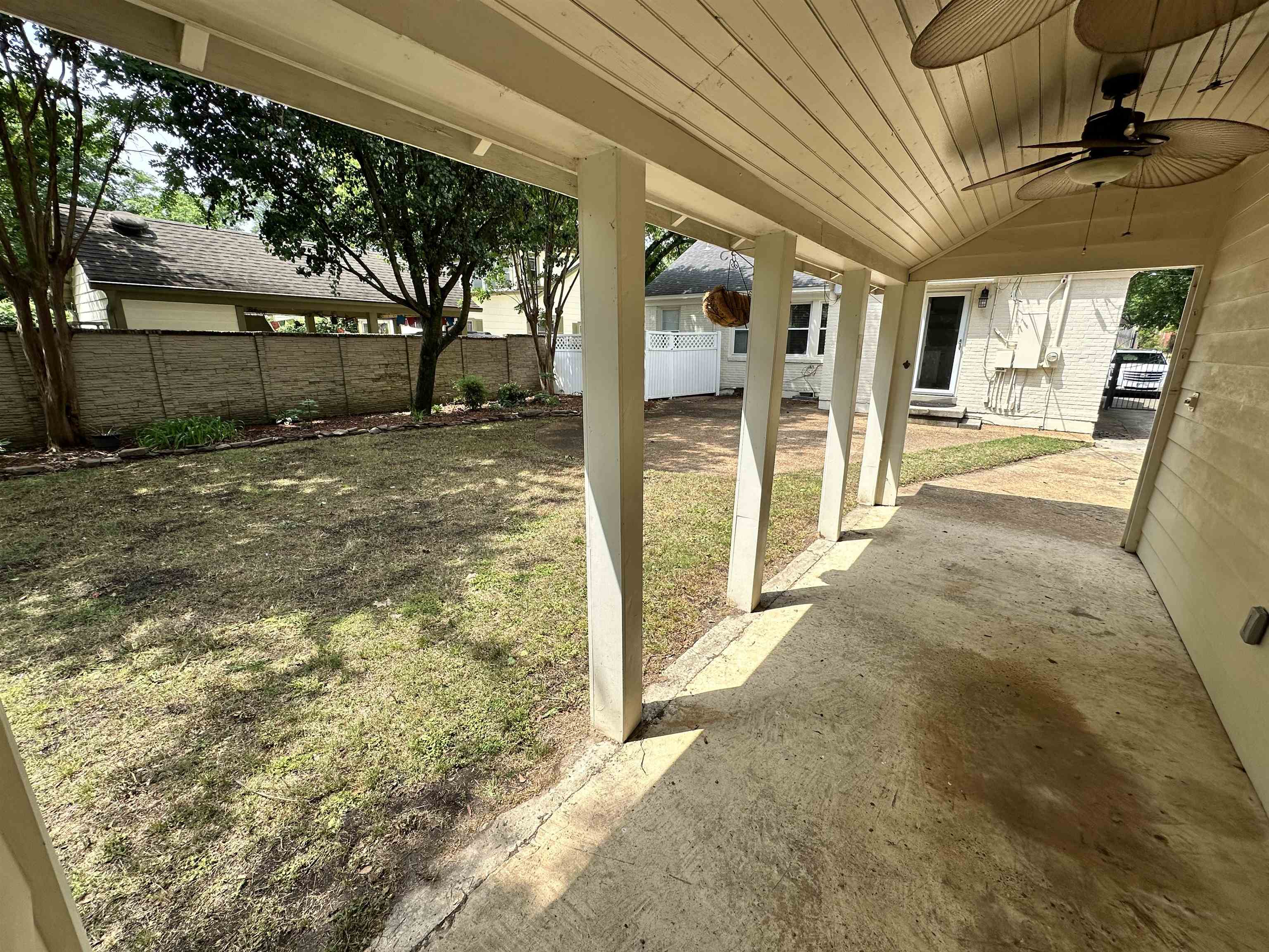 140 Alexander St Property Photo 22