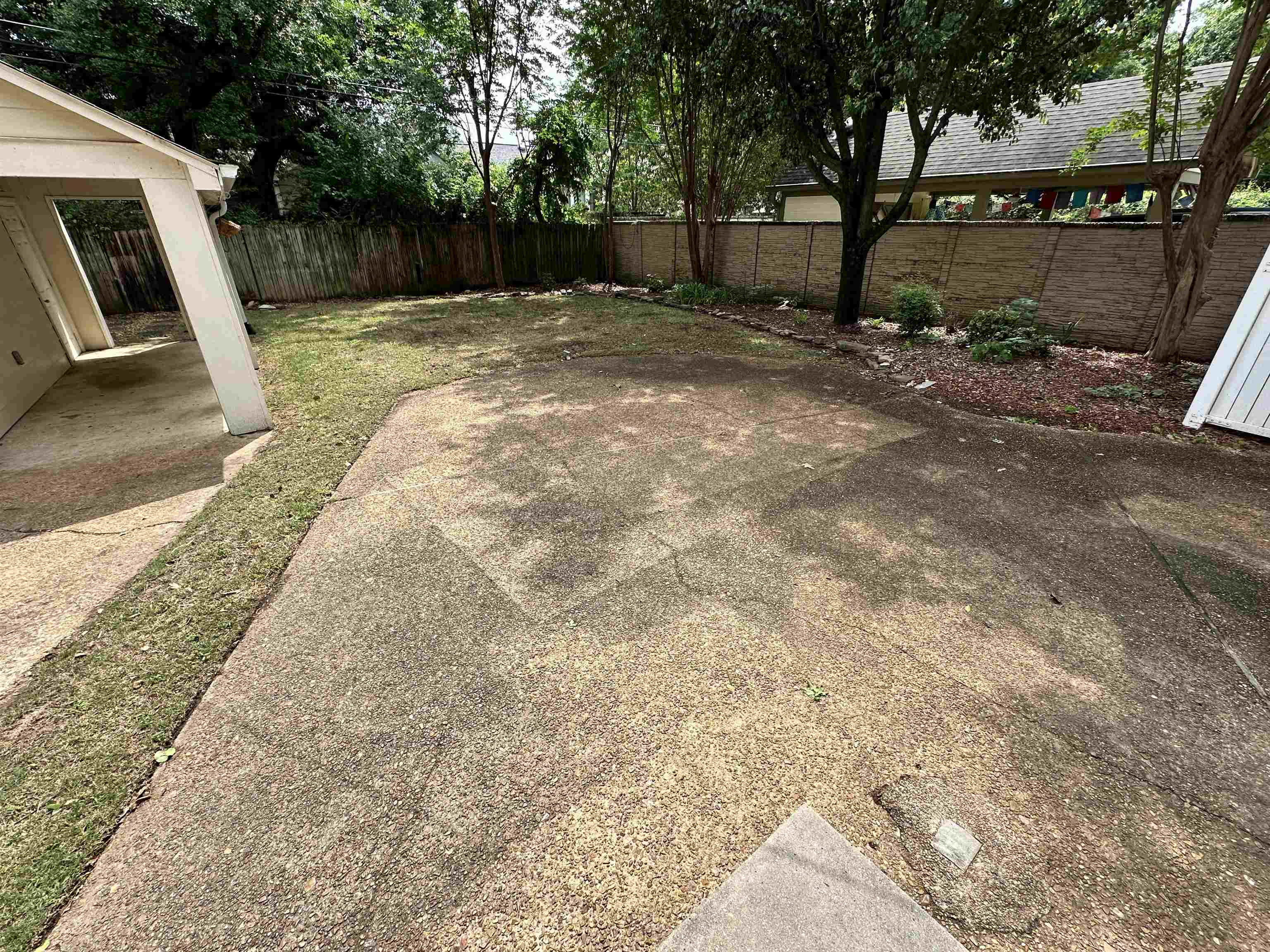 140 Alexander St Property Photo 23