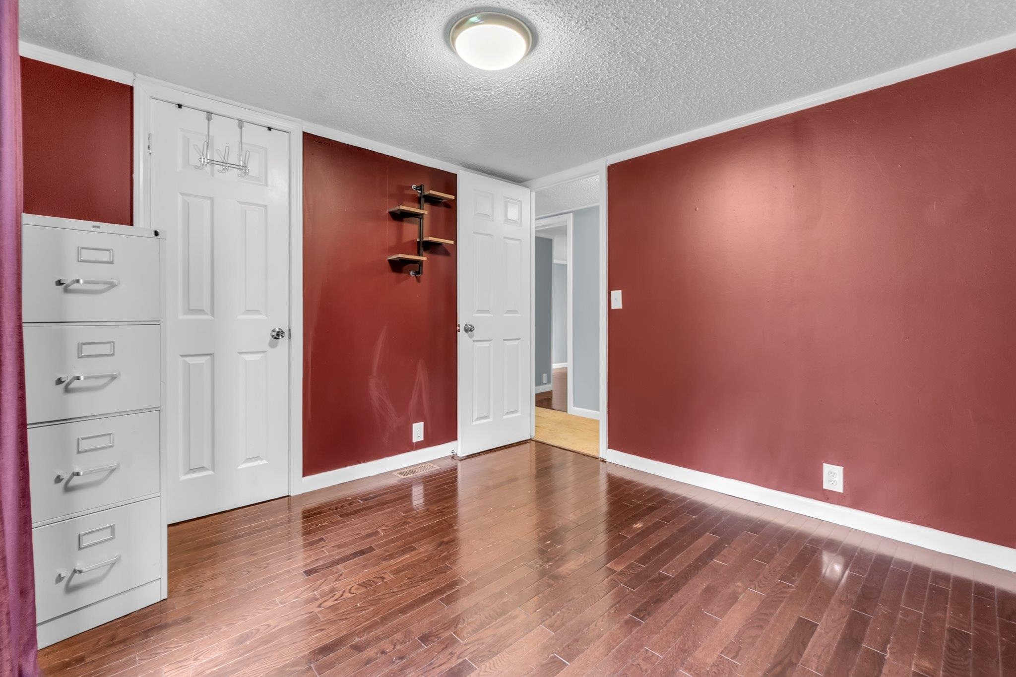 276 Hilldale Ln Property Photo 12