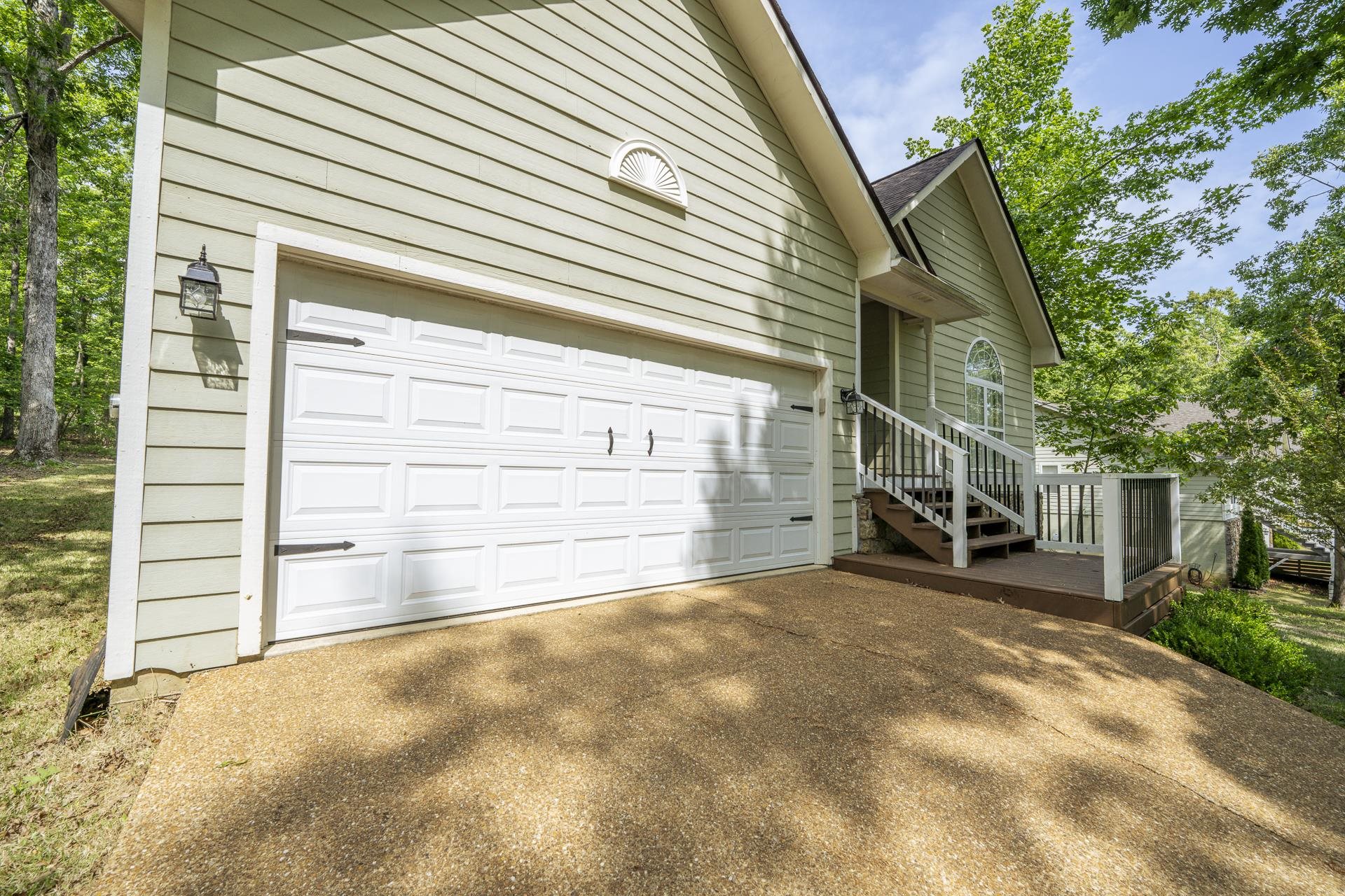 100 Masters Ct Property Photo 4