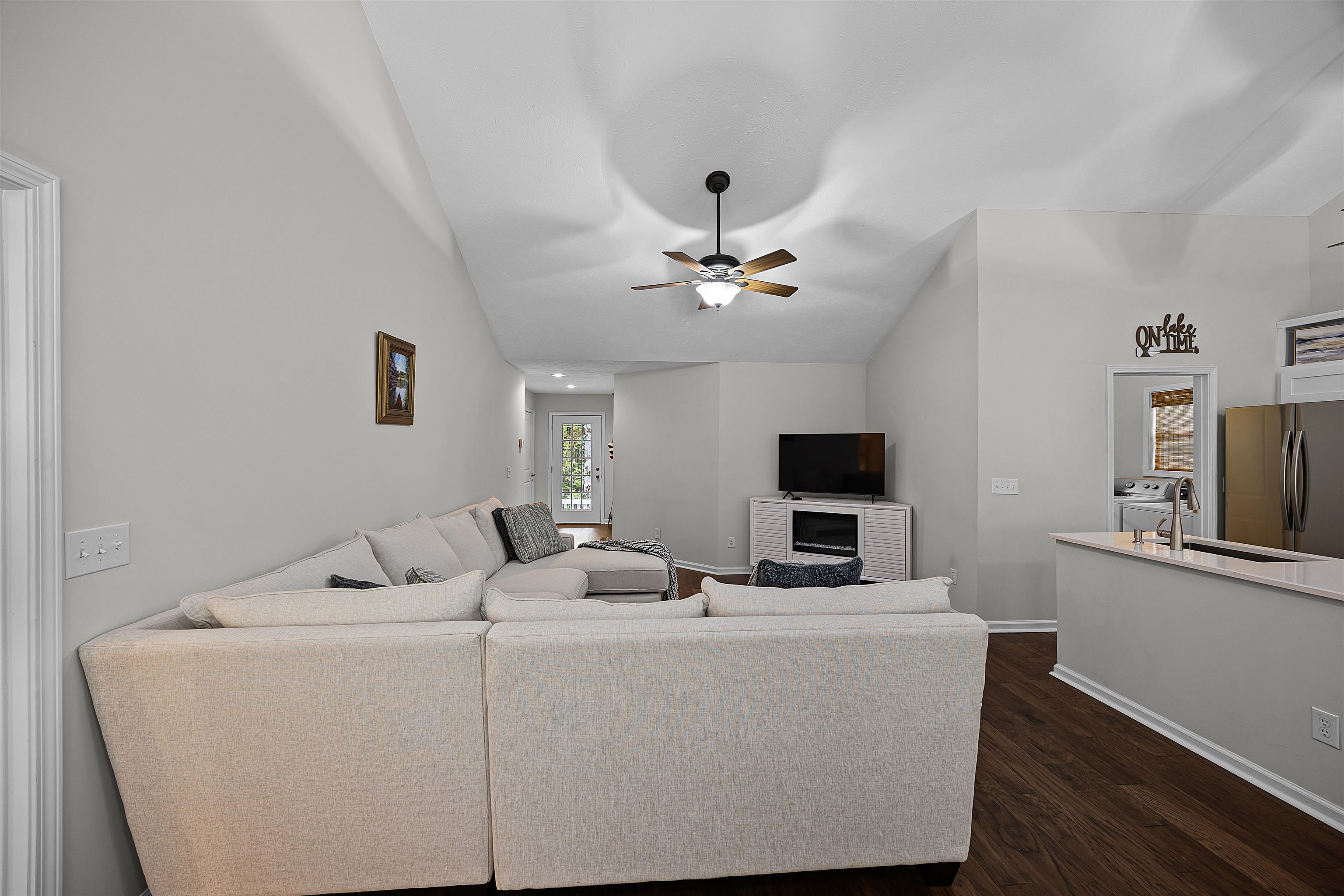 100 Masters Ct Property Photo 15