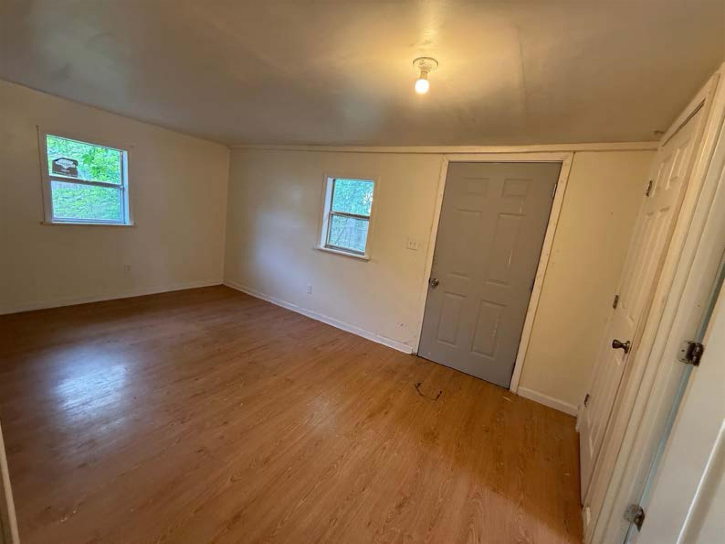 1108 N Holmes St N Property Photo 8