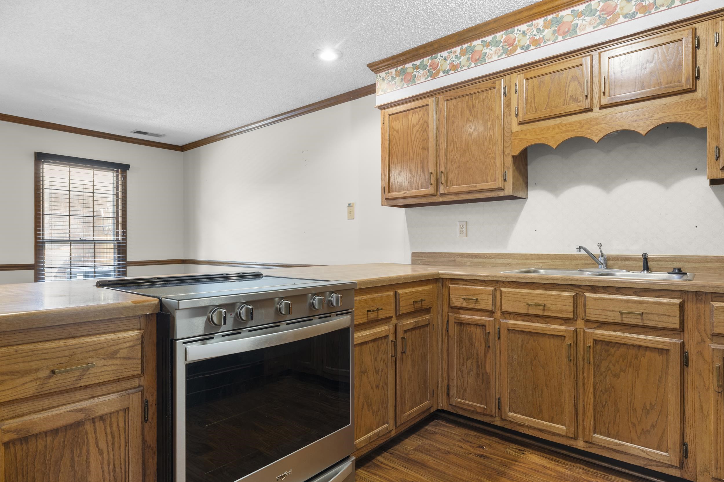5951 Blakeview Dr Property Photo 4