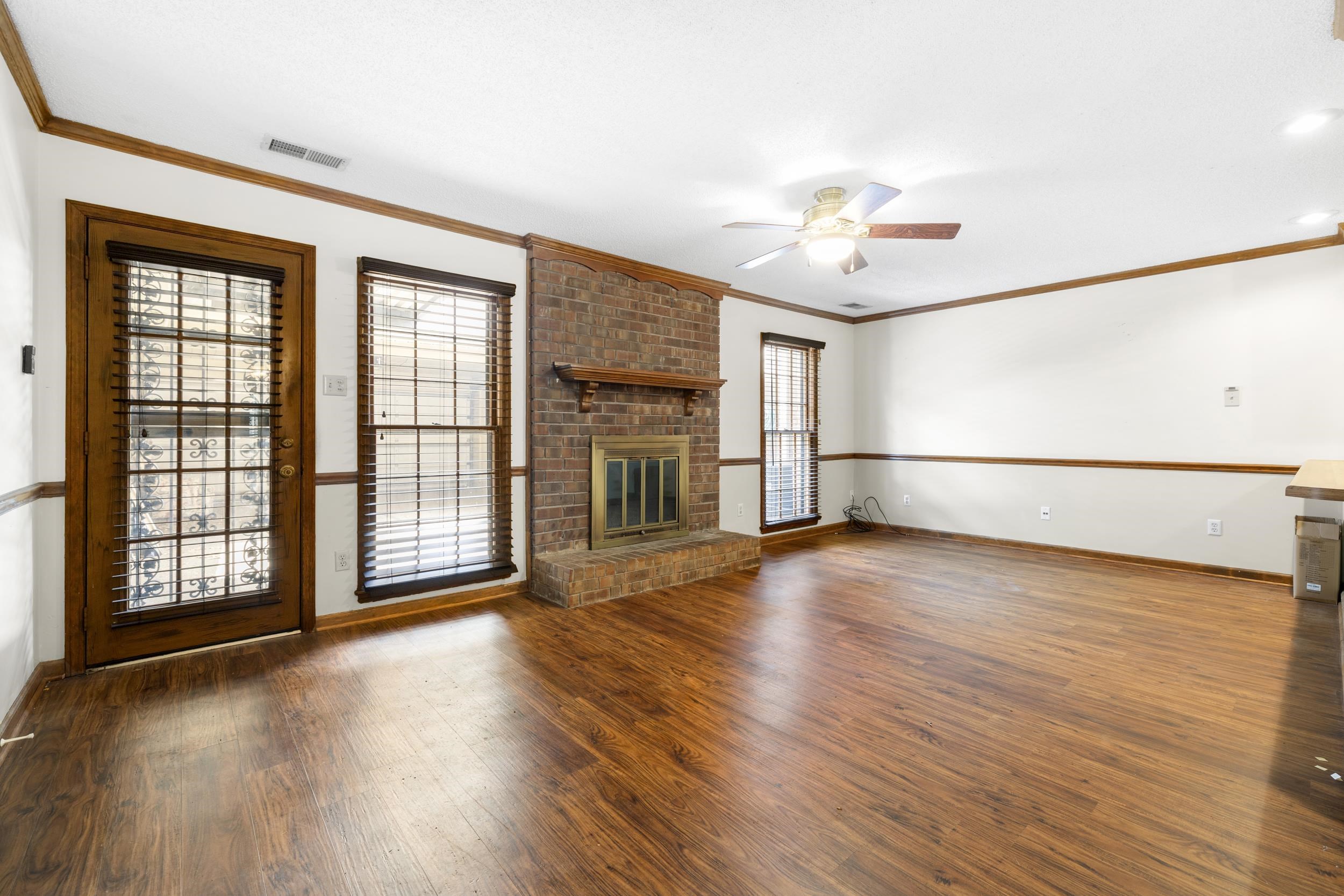 5951 Blakeview Dr Property Photo 5