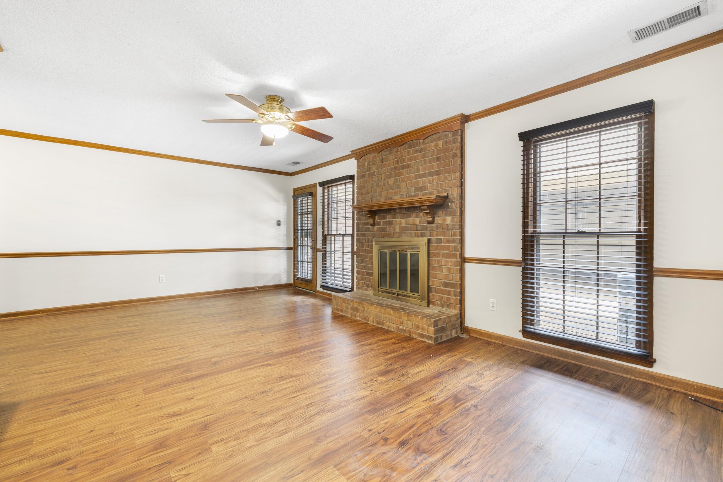 5951 Blakeview Dr Property Photo 7