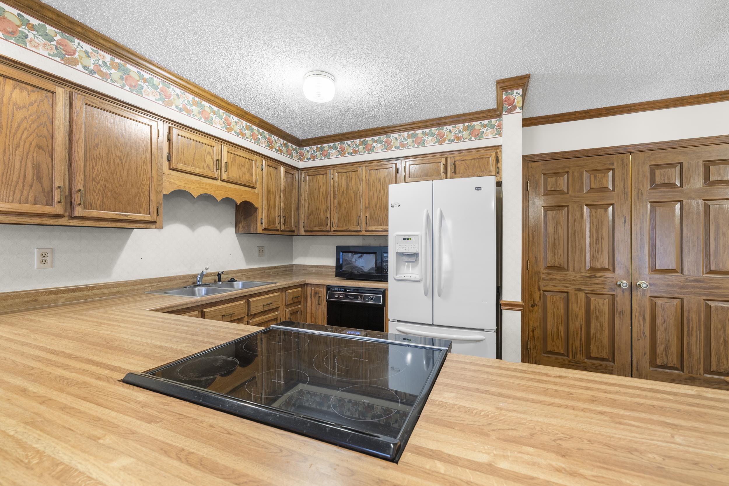 5951 Blakeview Dr Property Photo 8