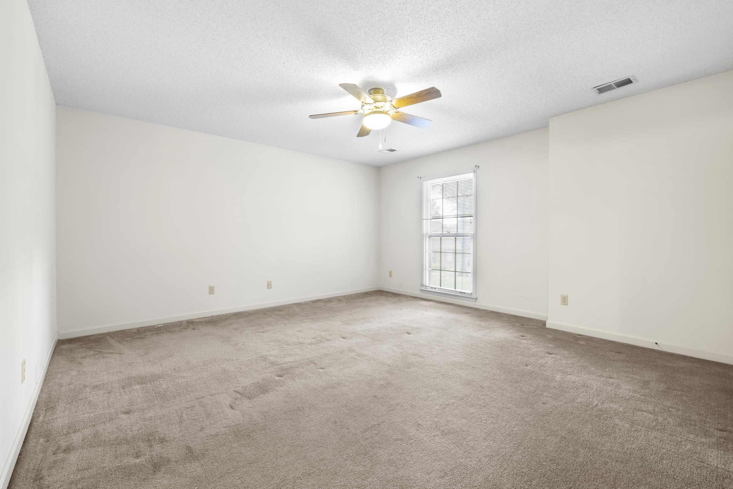 5951 Blakeview Dr Property Photo 20