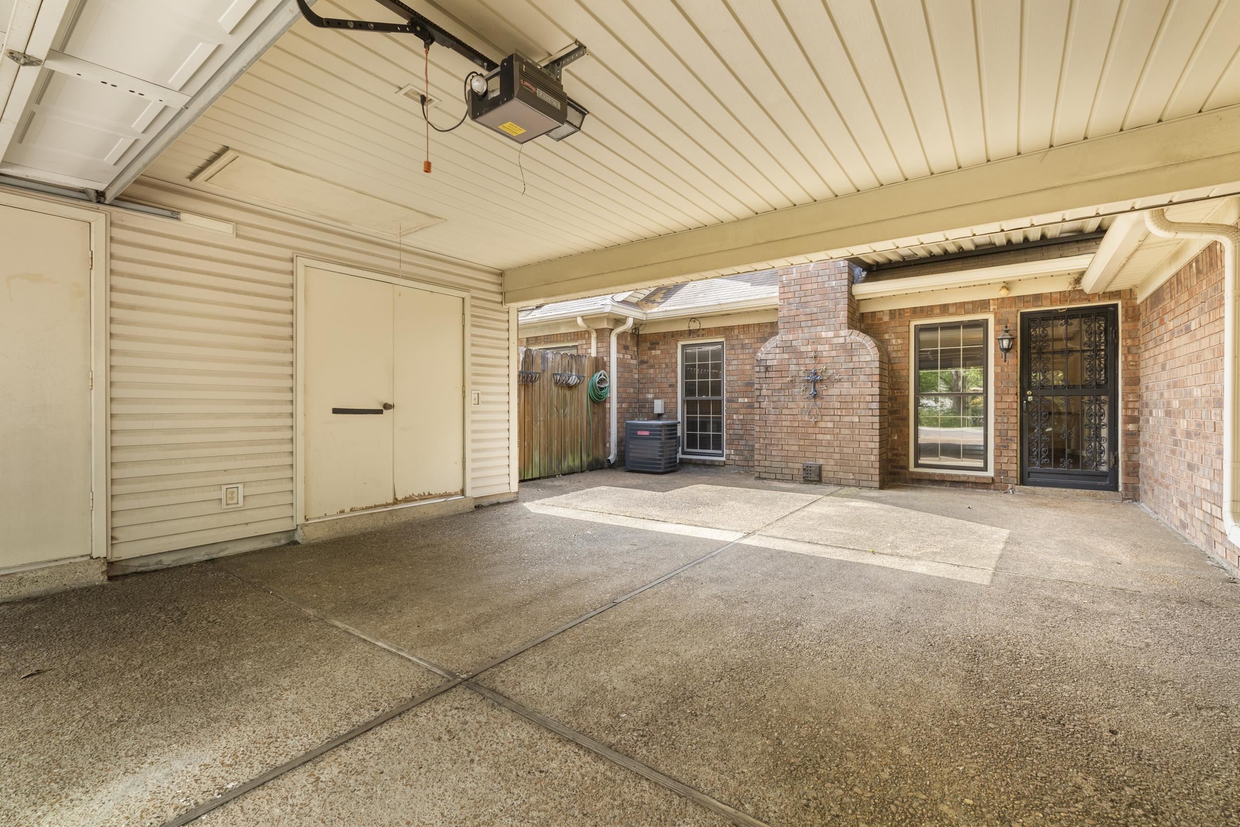 5951 Blakeview Dr Property Photo 26