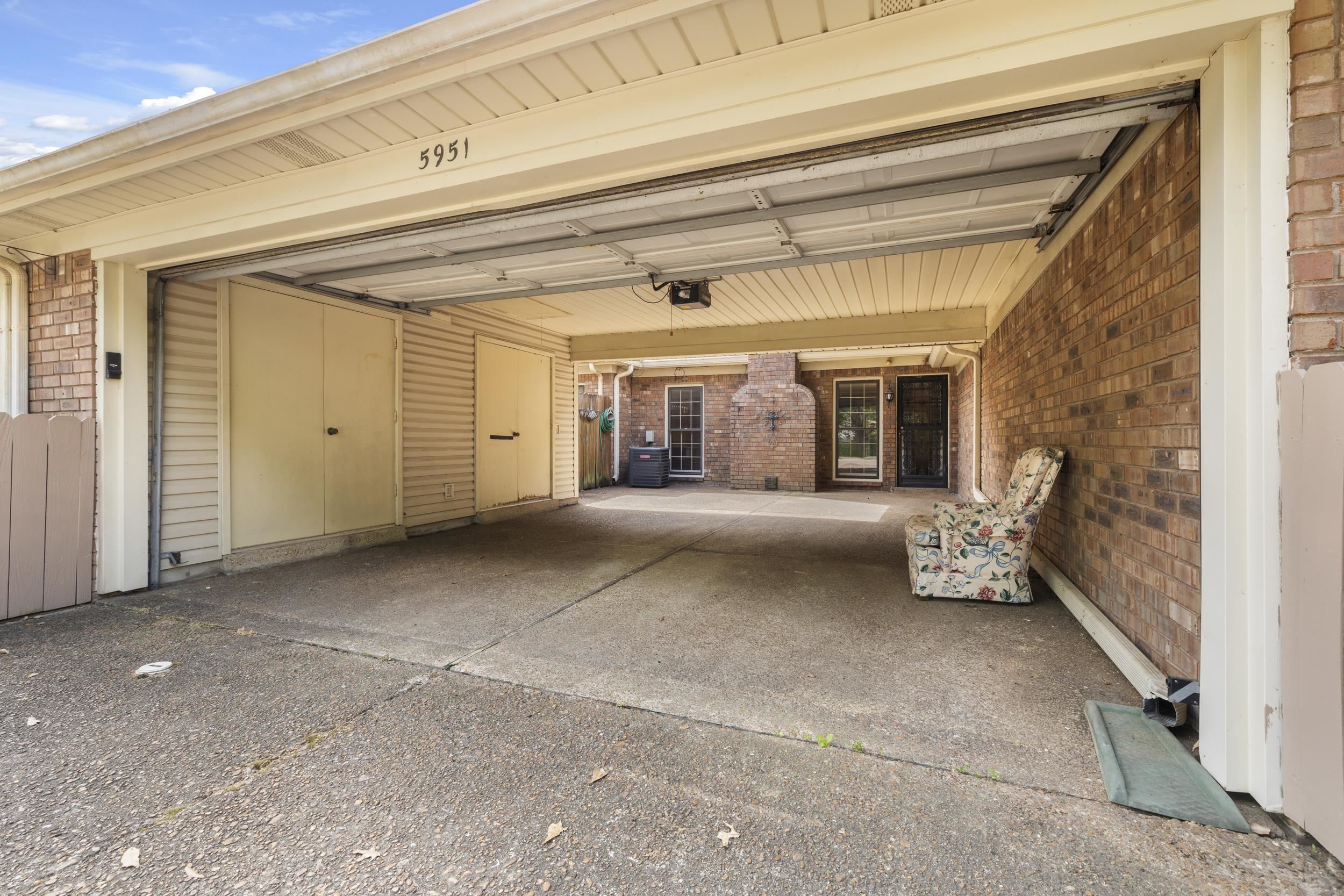 5951 Blakeview Dr Property Photo 27