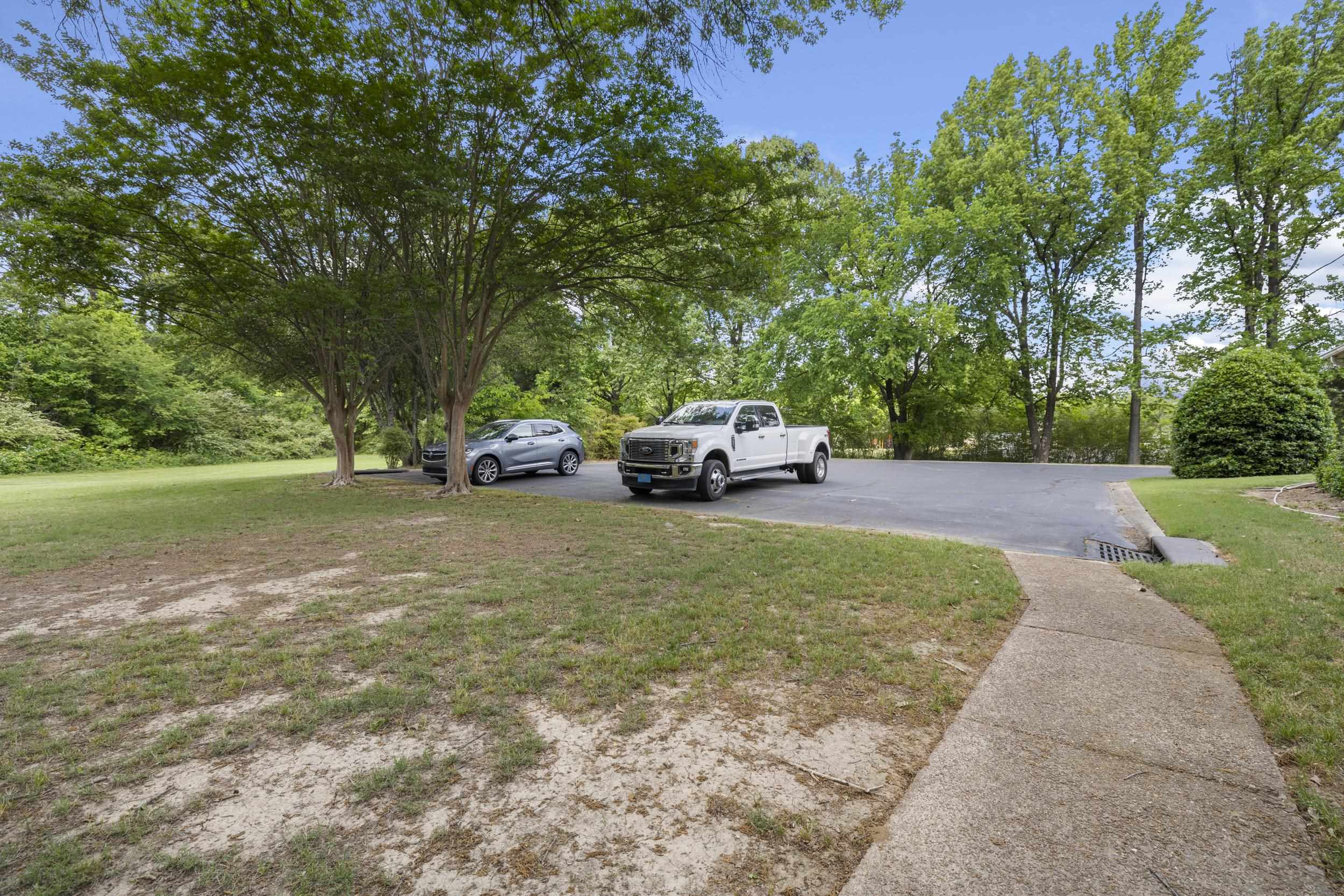 5951 Blakeview Dr Property Photo 29