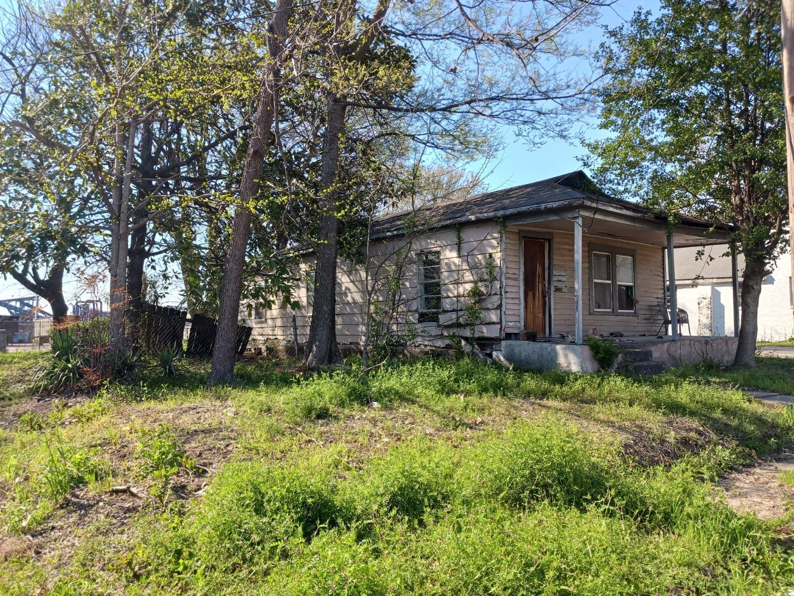 1327 Nicholas St Property Photo 12