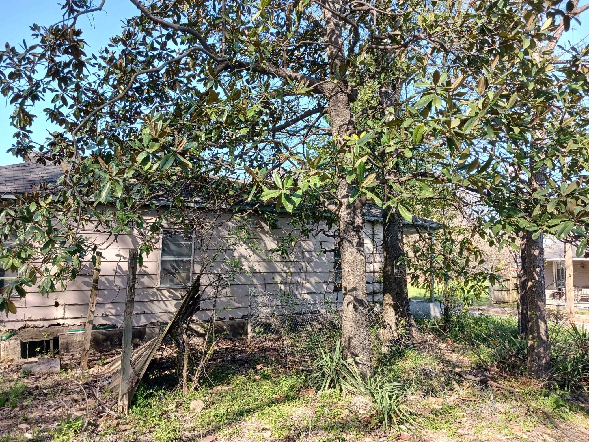 1327 Nicholas St Property Photo 14