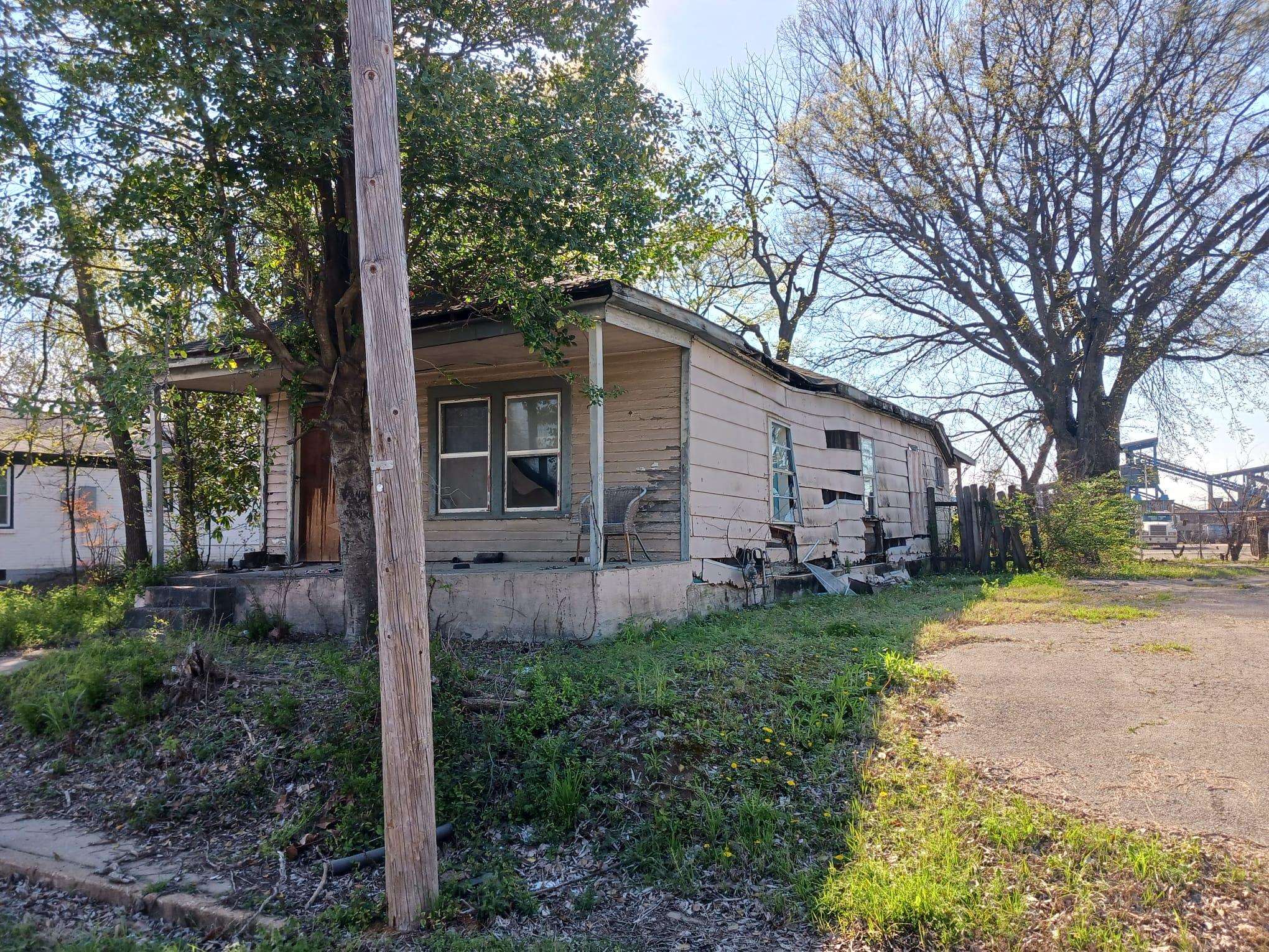 1327 Nicholas St Property Photo 18