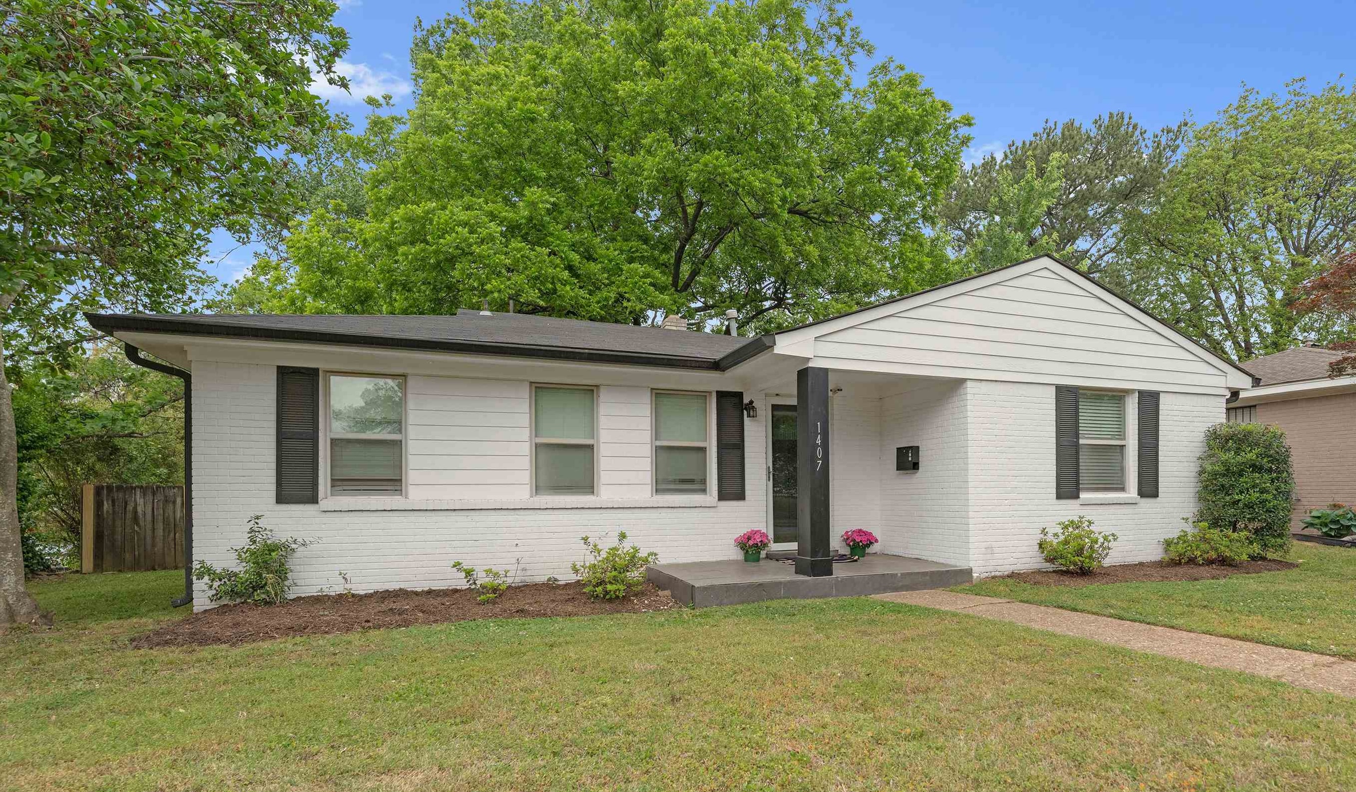 1407 Ivy Rd Property Photo 1