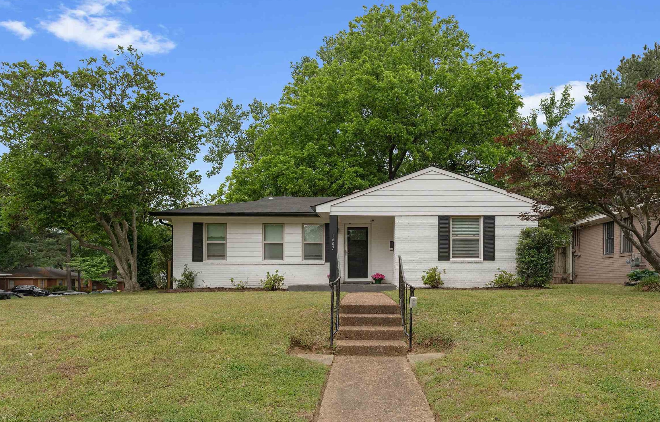 1407 Ivy Rd Property Photo 2