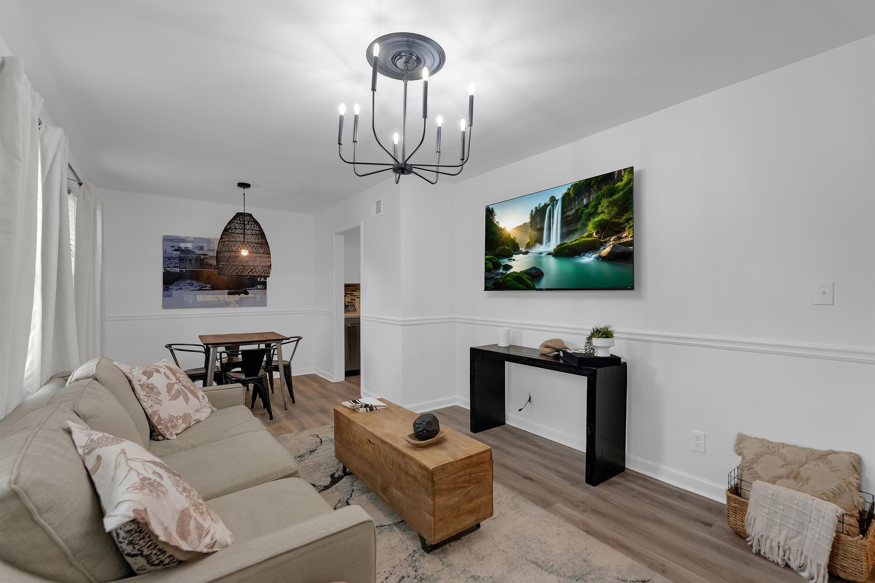 1407 Ivy Rd Property Photo 3