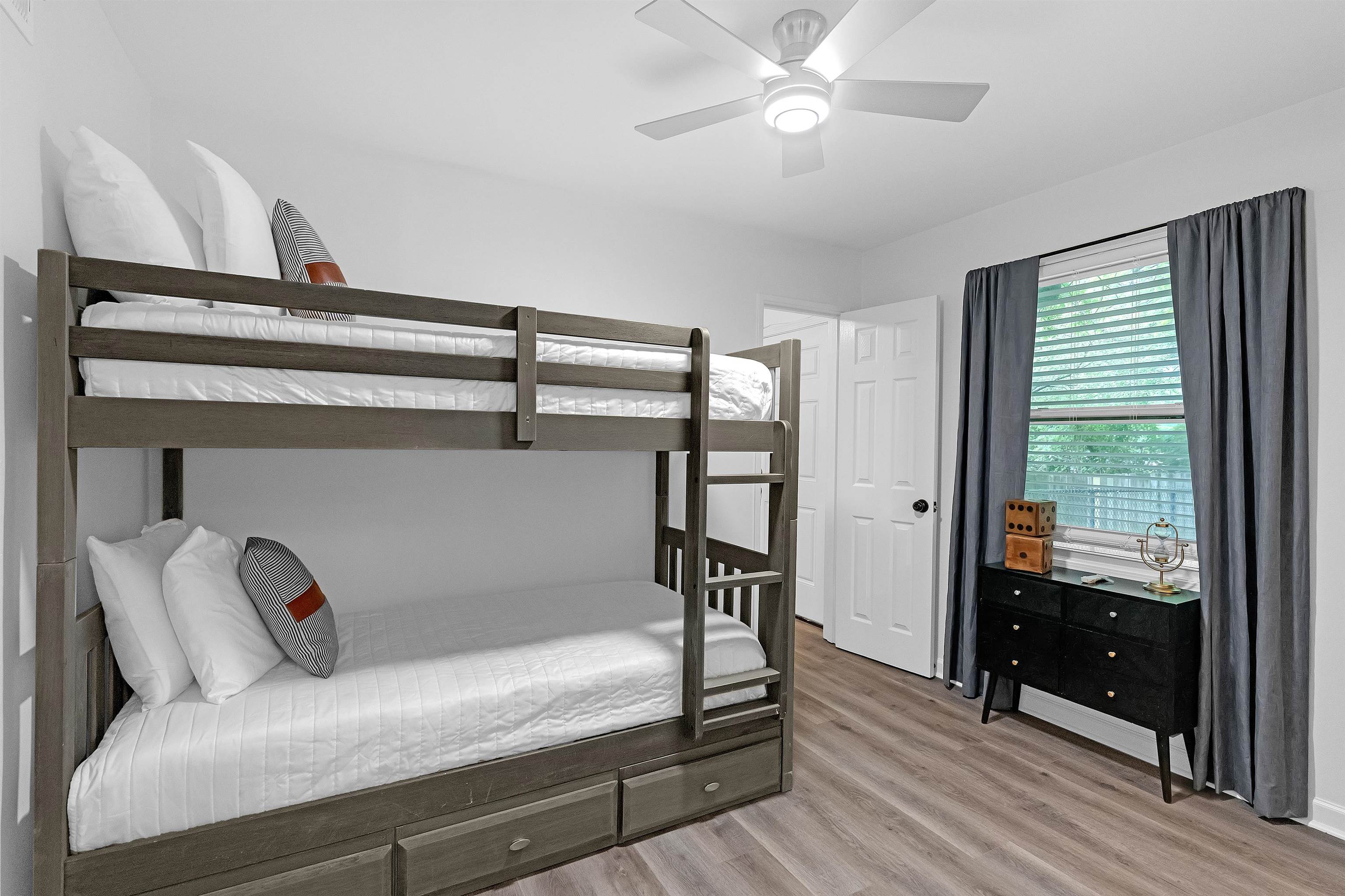 1407 Ivy Rd Property Photo 12