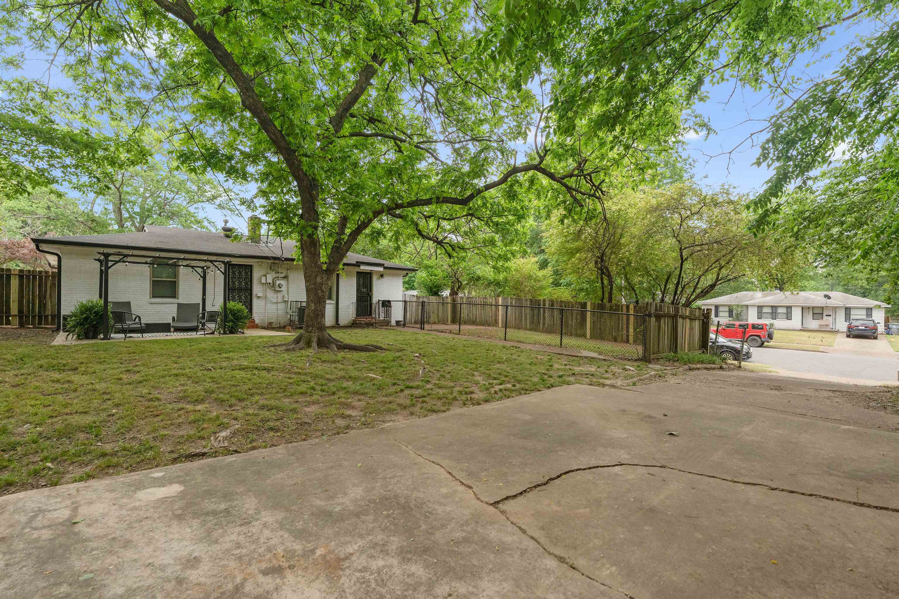 1407 Ivy Rd Property Photo 16