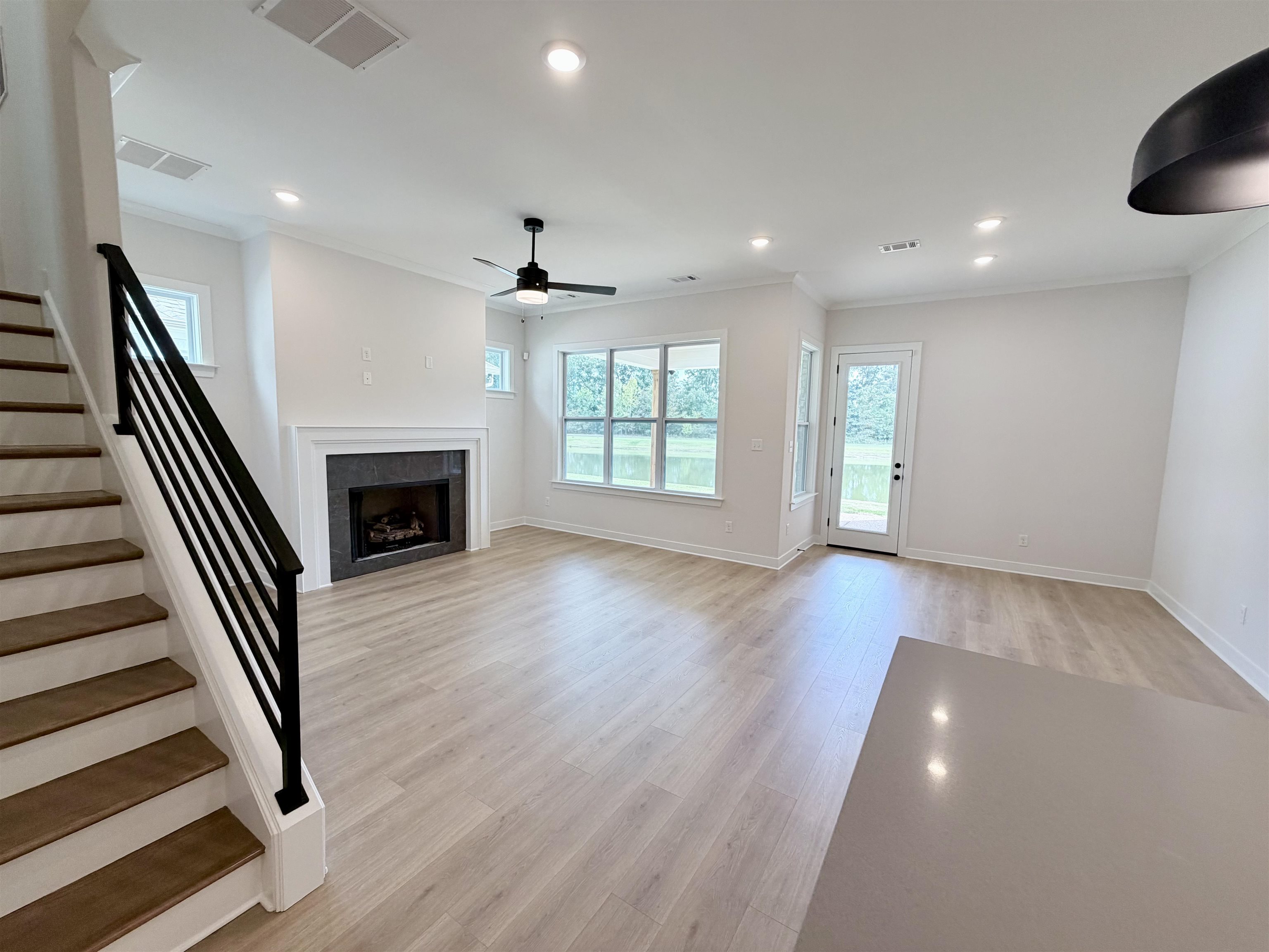 10283 Louanne Dr Property Photo 5