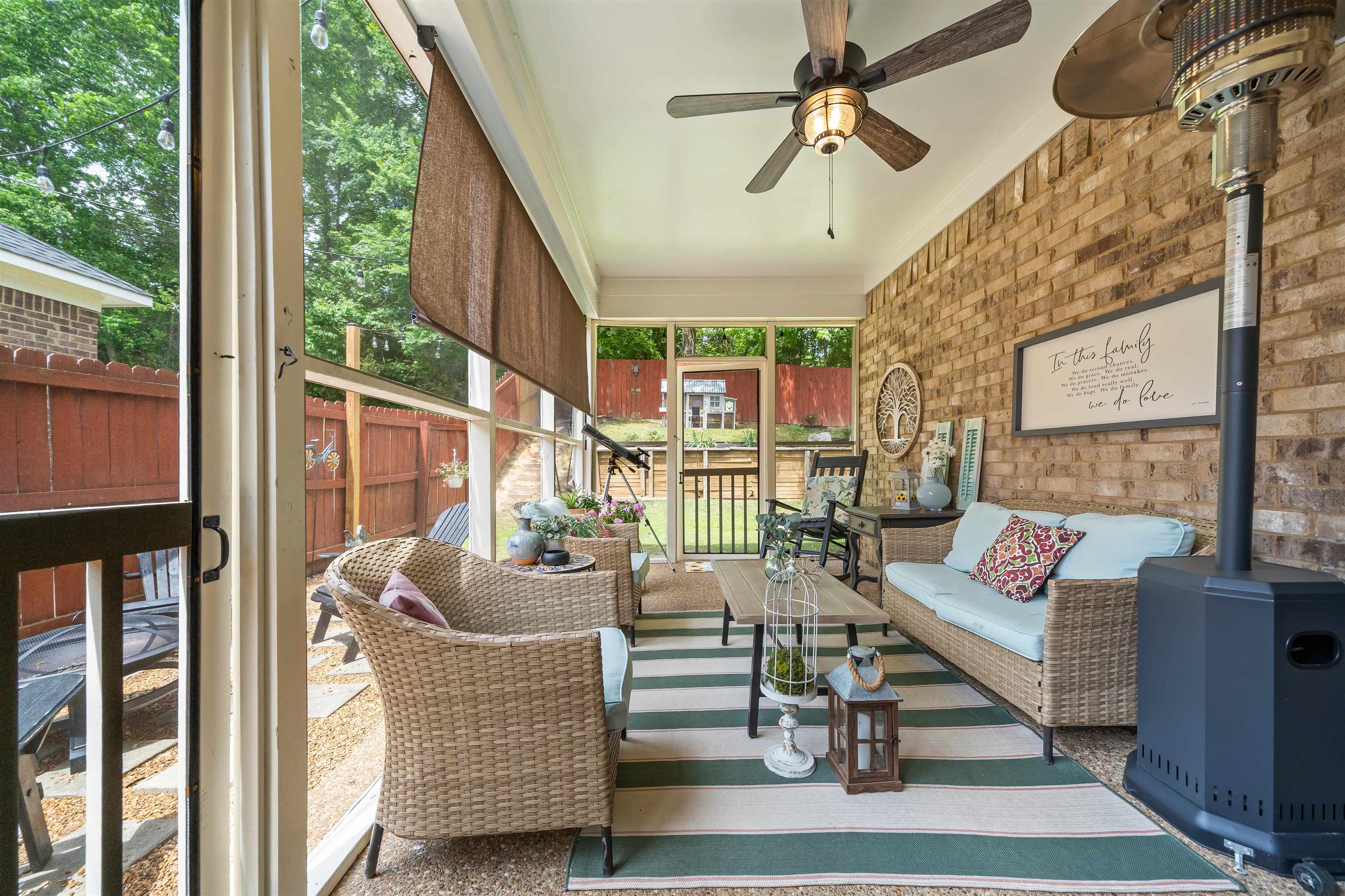 385 Garden Springs Dr Property Photo 24