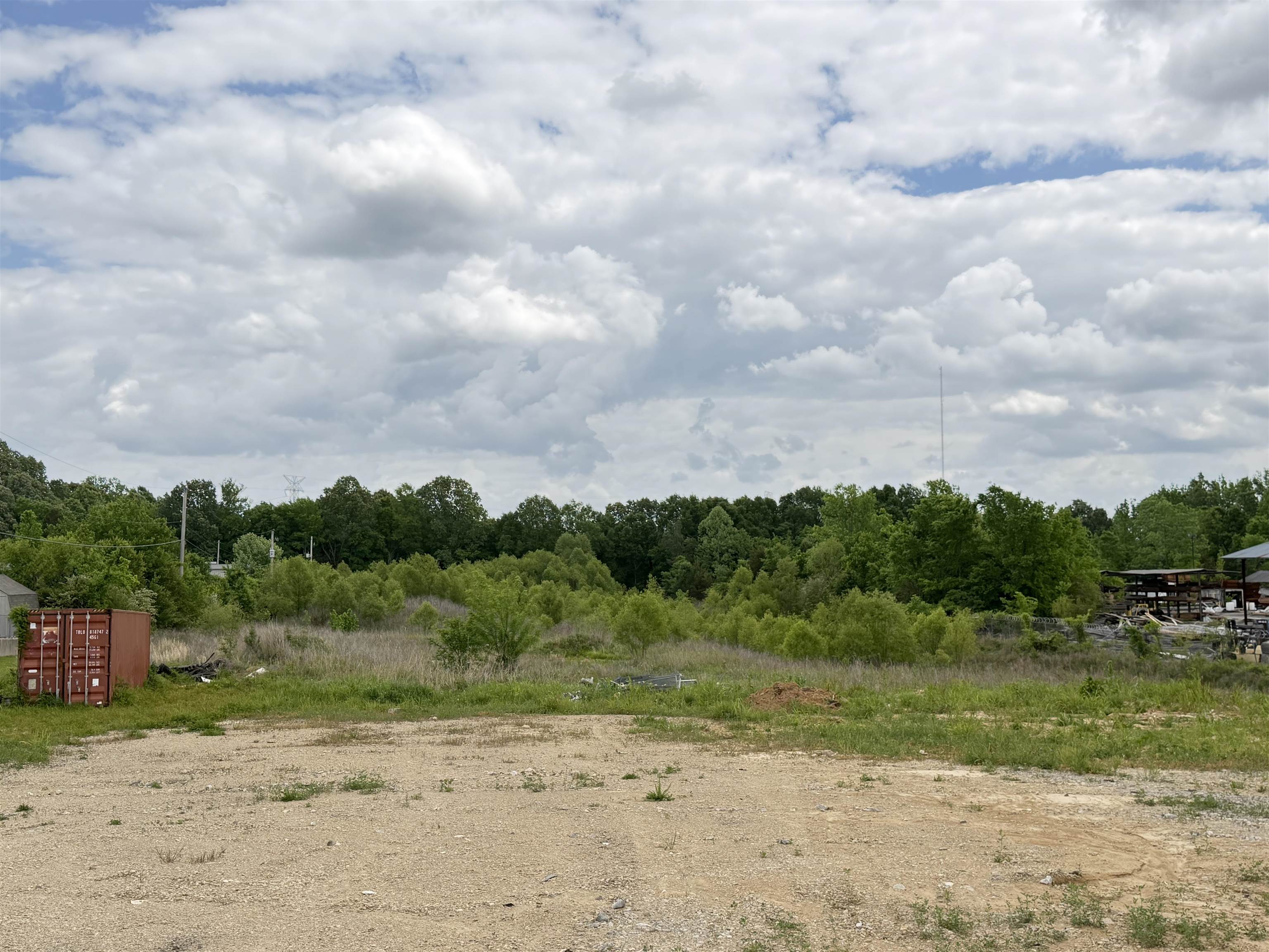 9051 Macon Rd Property Photo 2