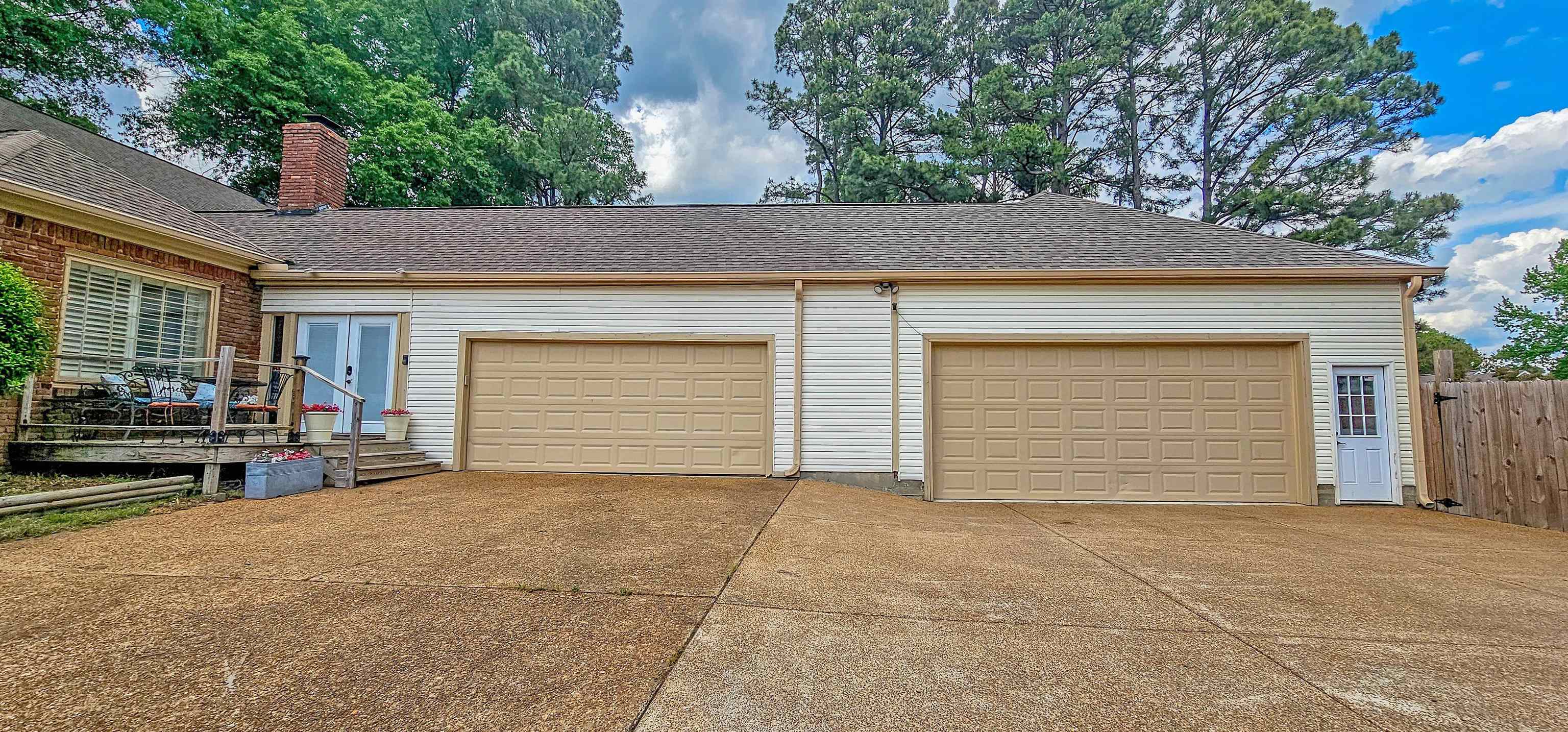 2254 Kirby Pky Property Photo 2