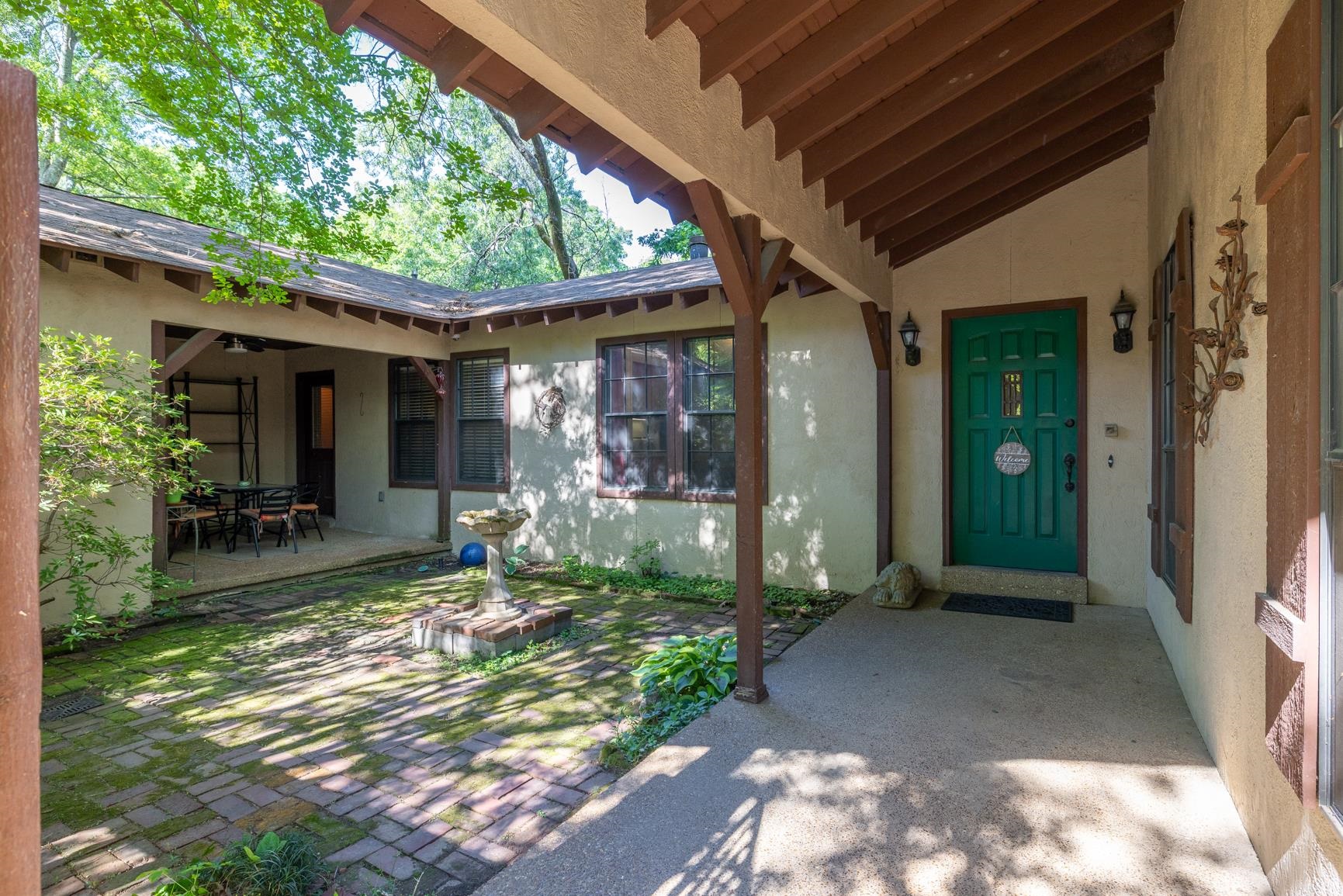 35 Vine Grove Ln Property Photo 2
