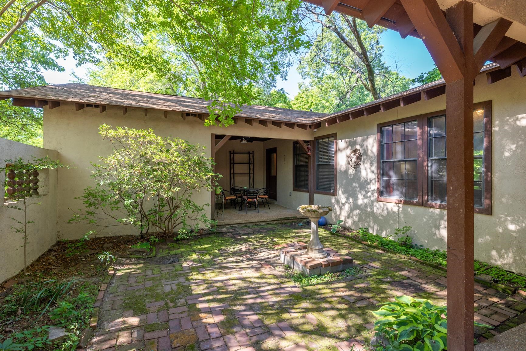 35 Vine Grove Ln Property Photo 4