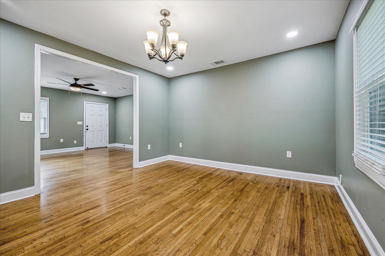 193 N Hollywood St Property Photo 8