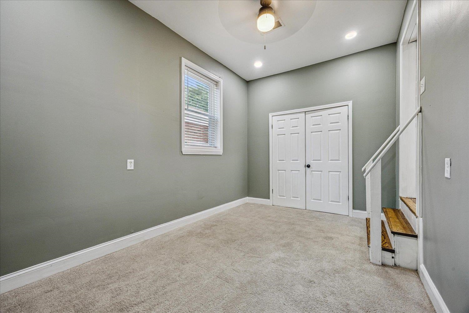193 N Hollywood St Property Photo 13