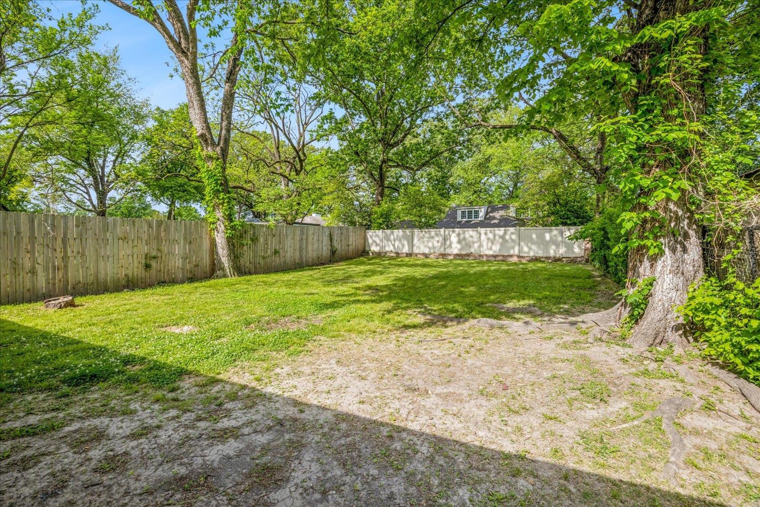 193 N Hollywood St Property Photo 26