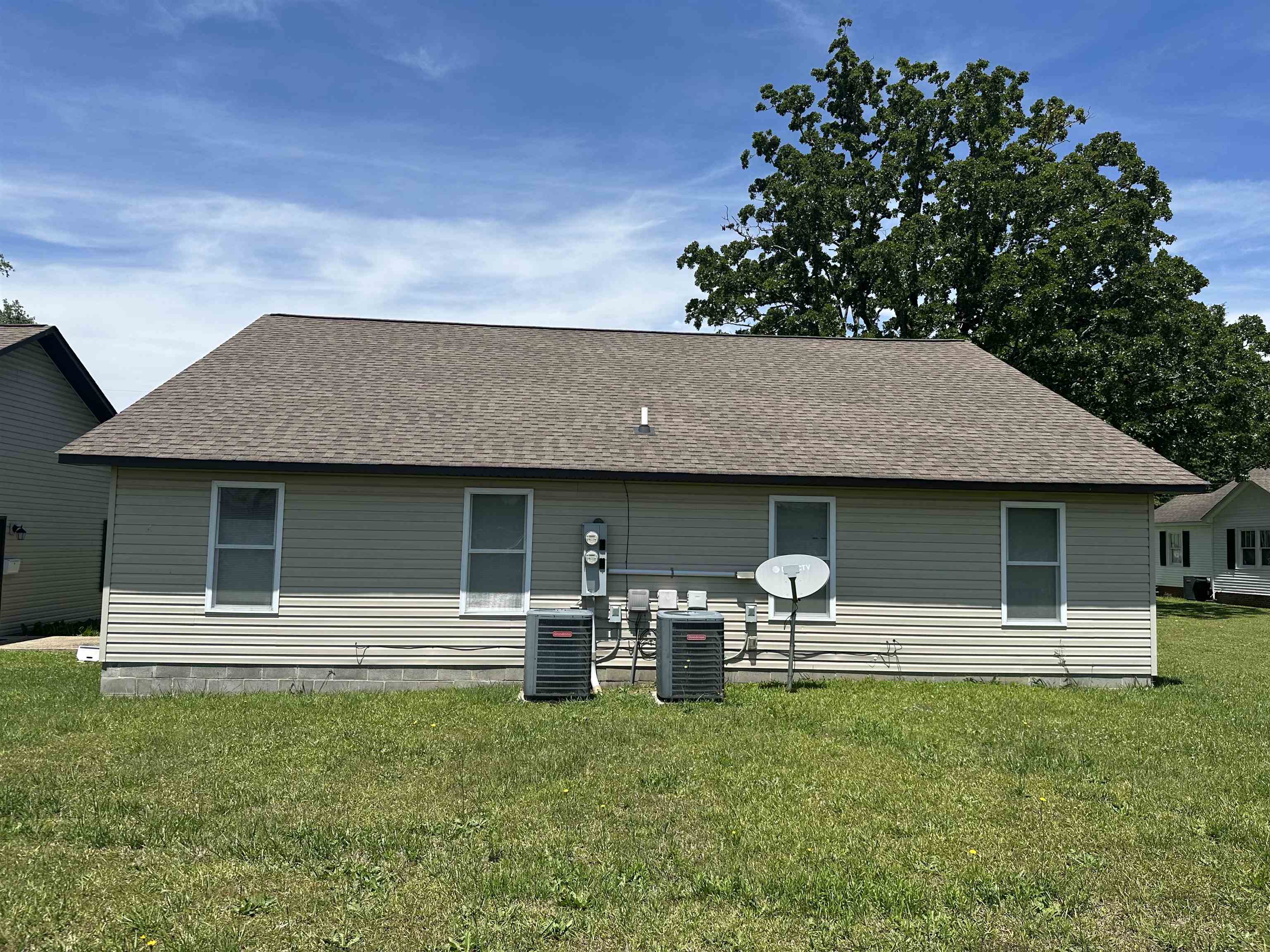 207ab, 209ab Willow Dr 207a, 207b, 209a, 209b Property Photo 5