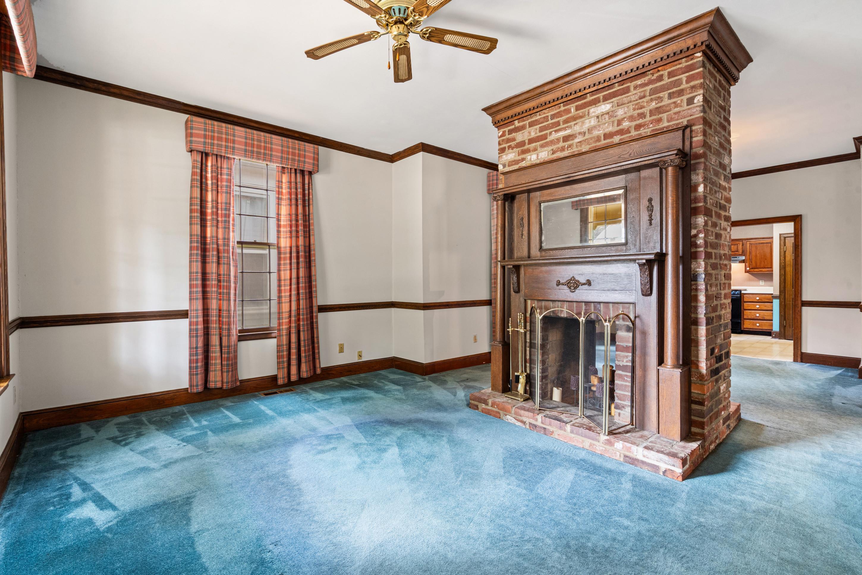 563 Summitt St Property Photo 4