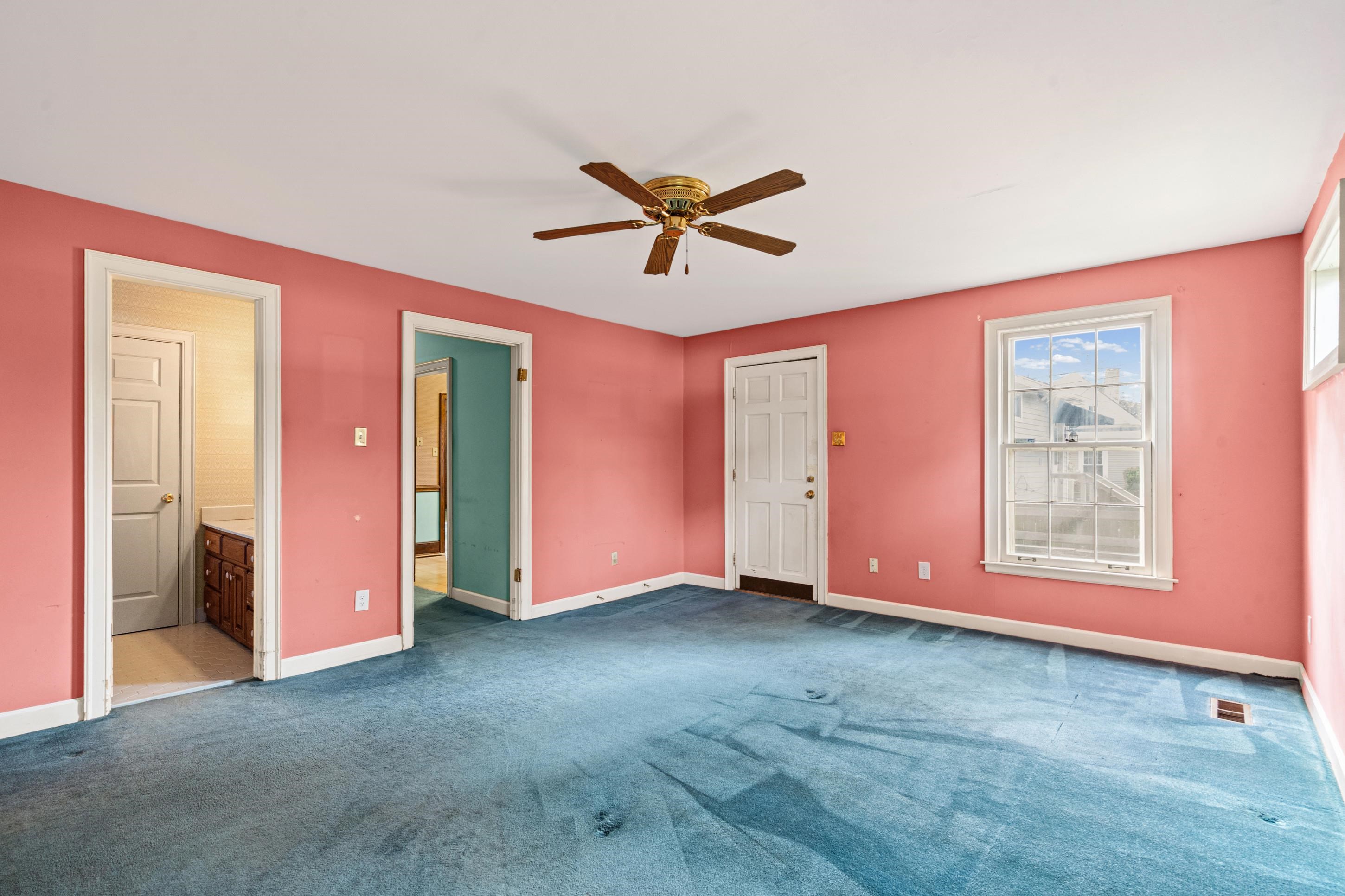 563 Summitt St Property Photo 11