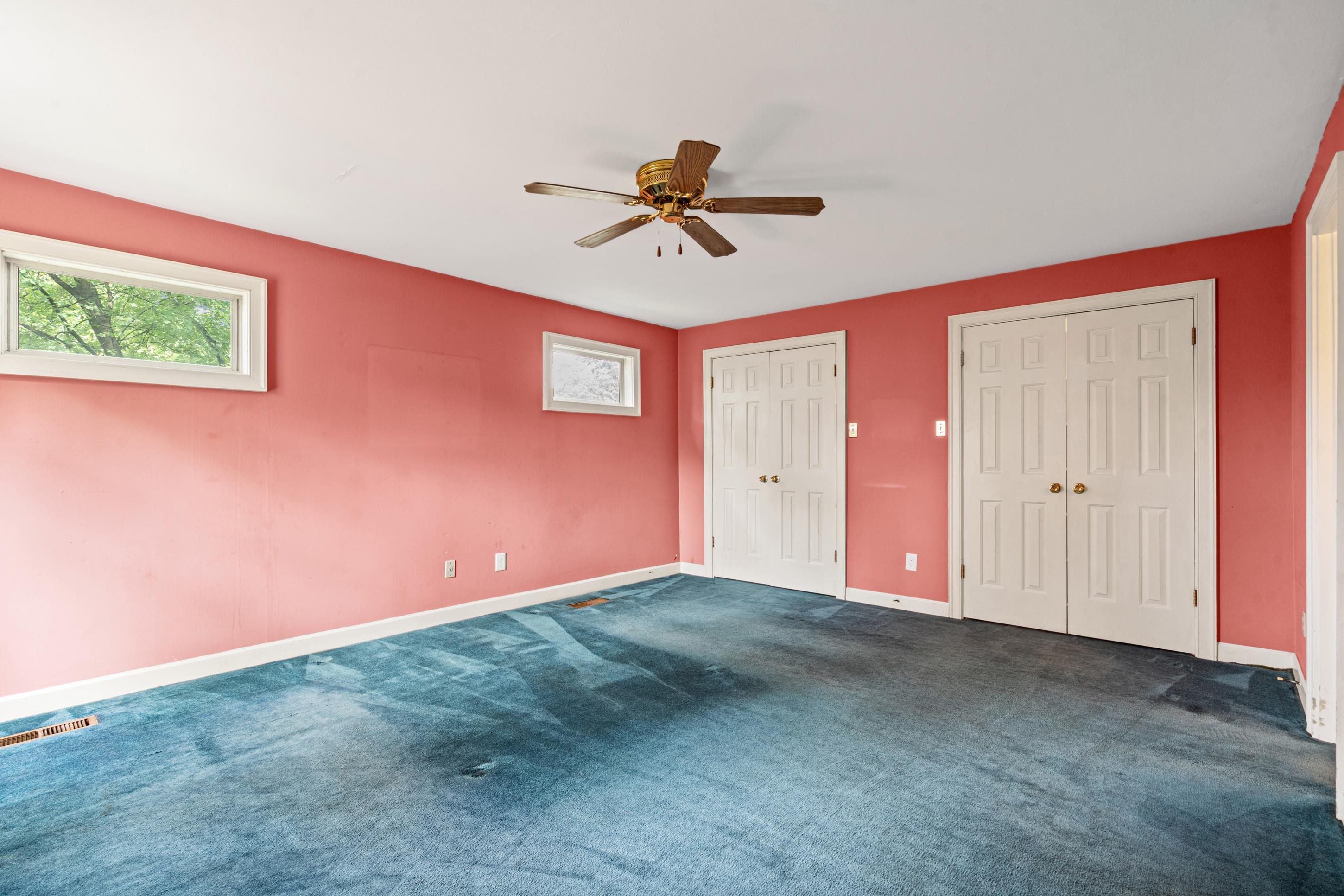 563 Summitt St Property Photo 12