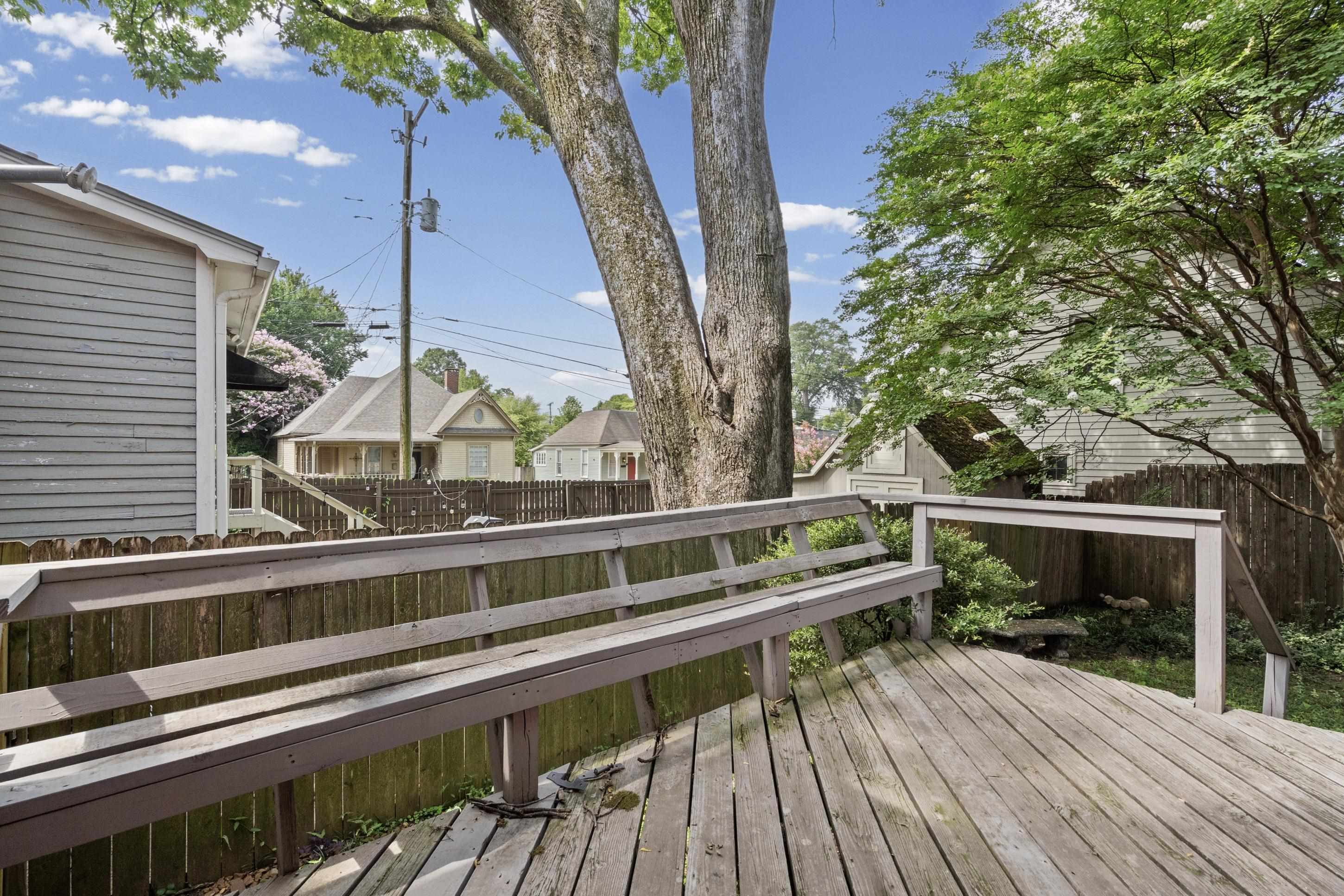 563 Summitt St Property Photo 20