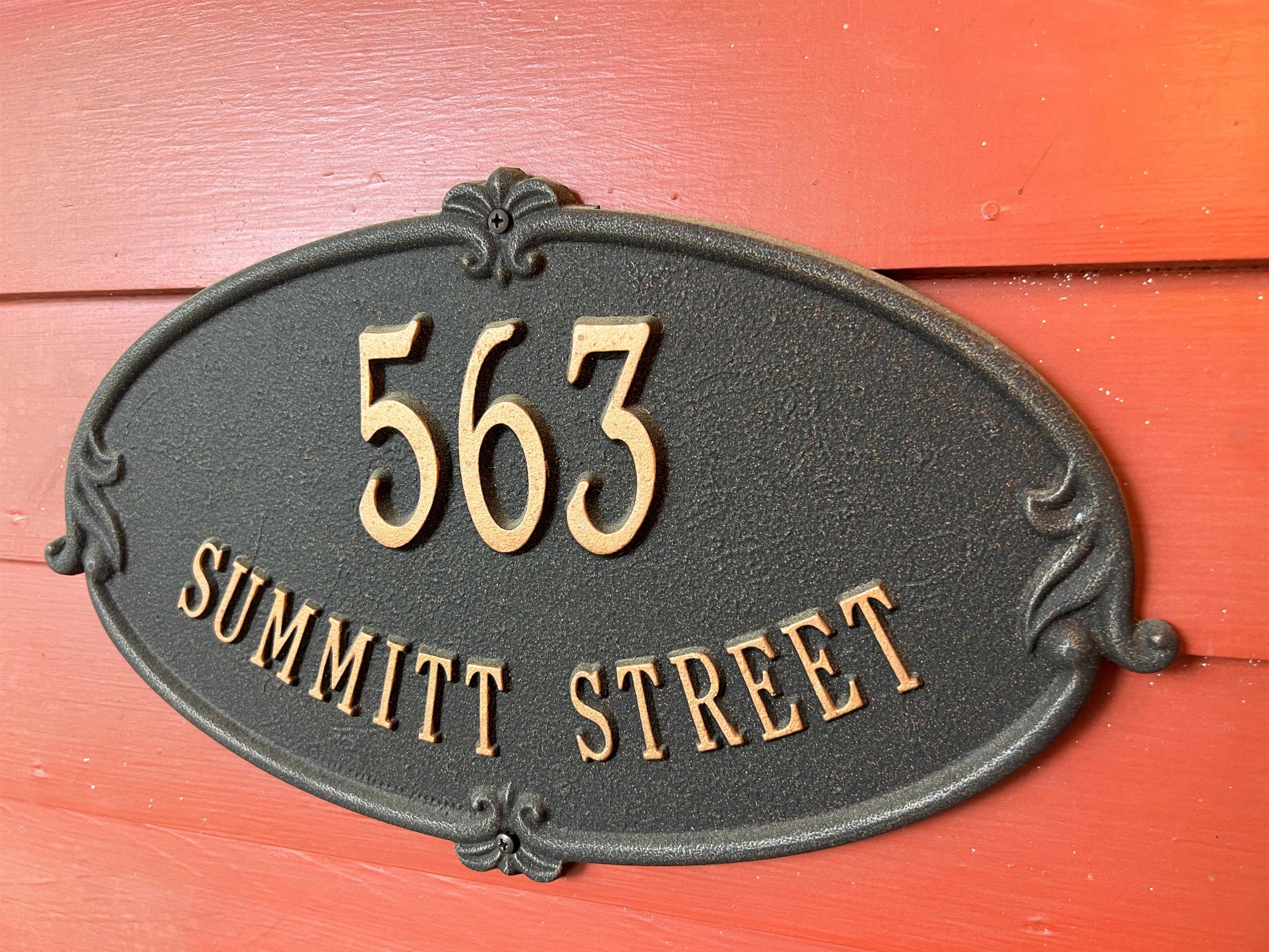 563 Summitt St Property Photo 24