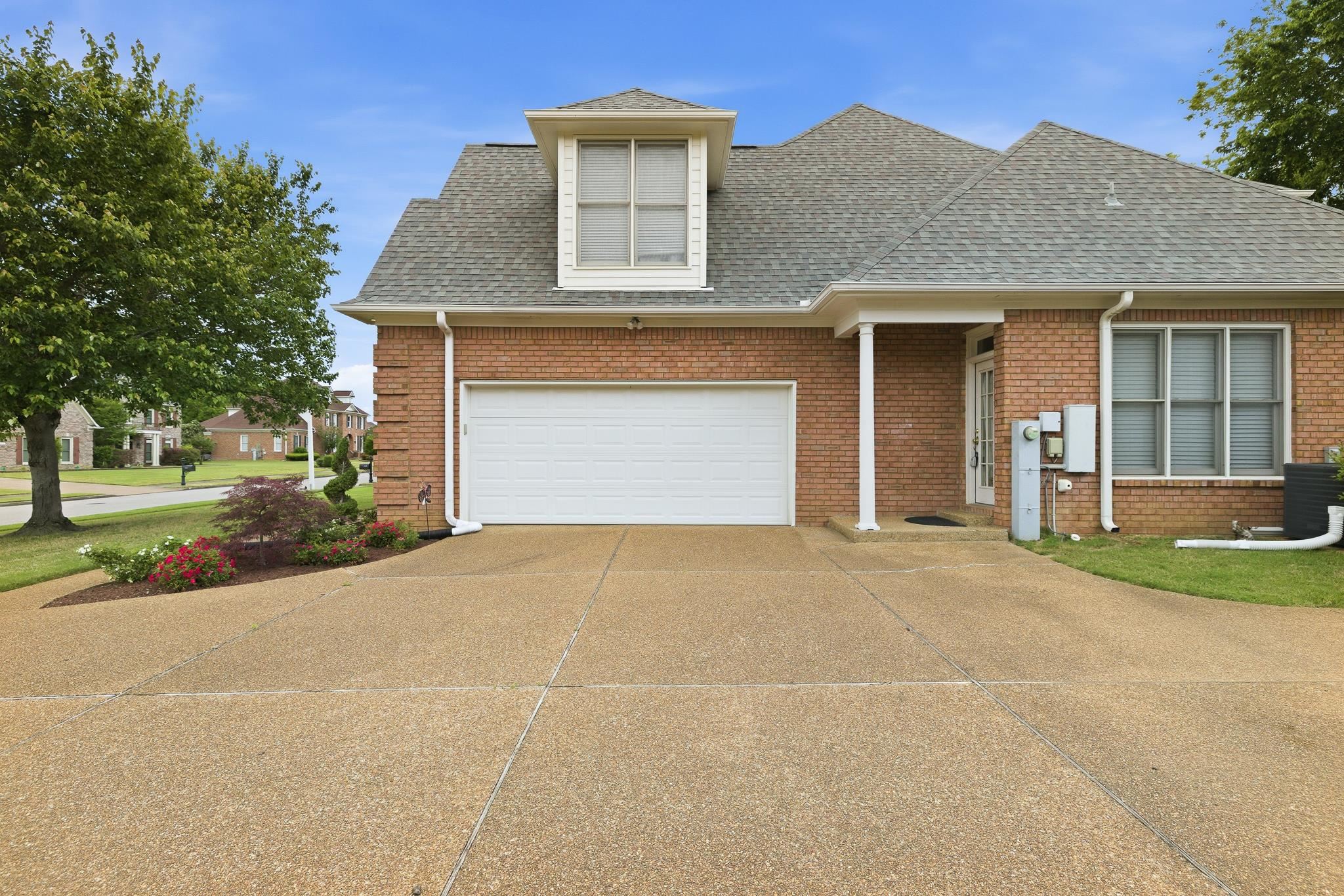 1348 Colbert Cv Property Photo 32
